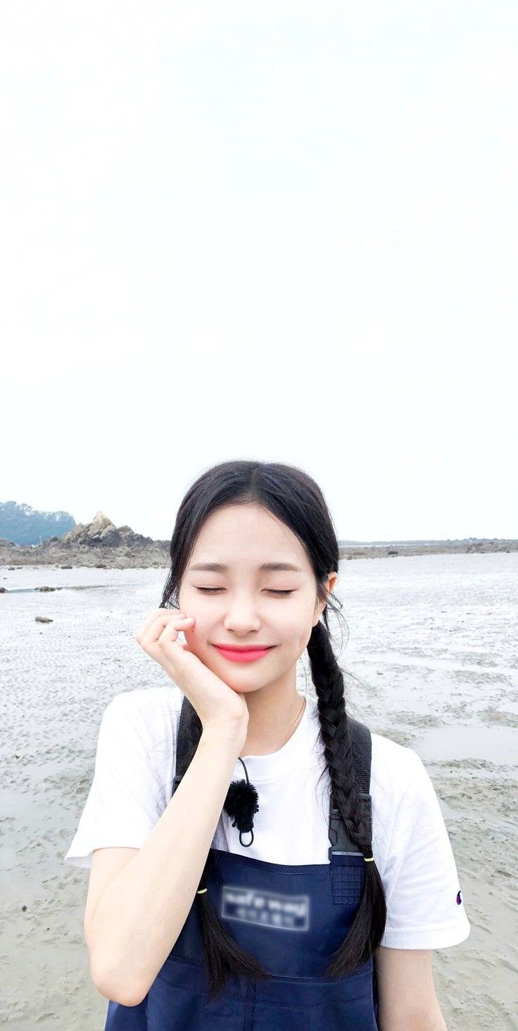 Weeekly Jihan Wallpaper