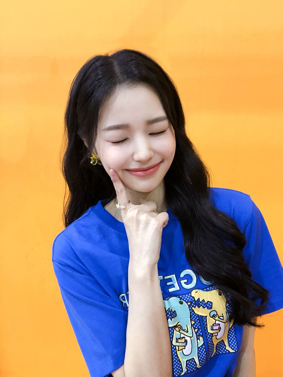 Weeekly, jihan. shared