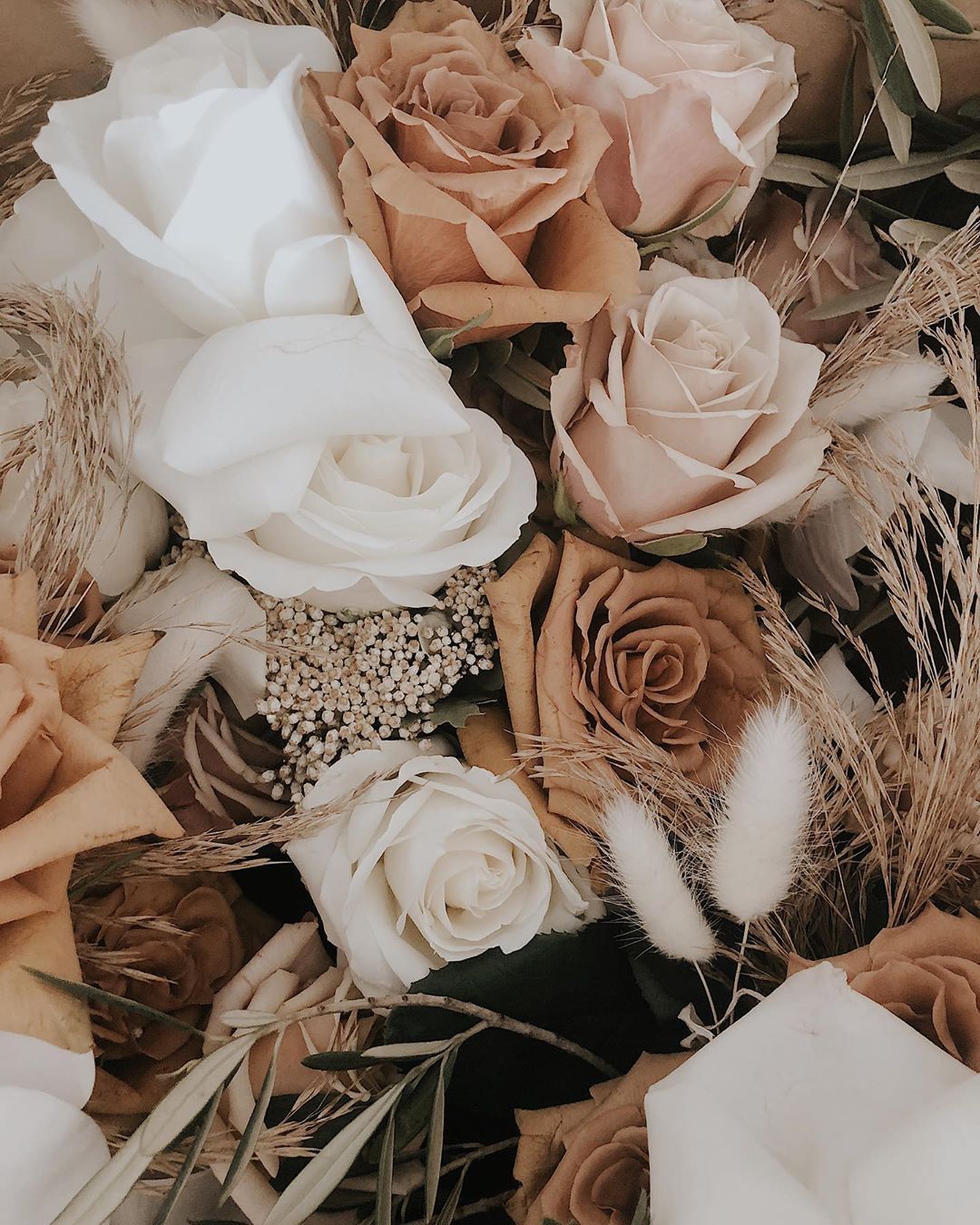 sammy neale on Instagram: “super stunning floral arrangement from the wedding I photogr. Vintage flower background, Flower aesthetic, Flower background wallpaper
