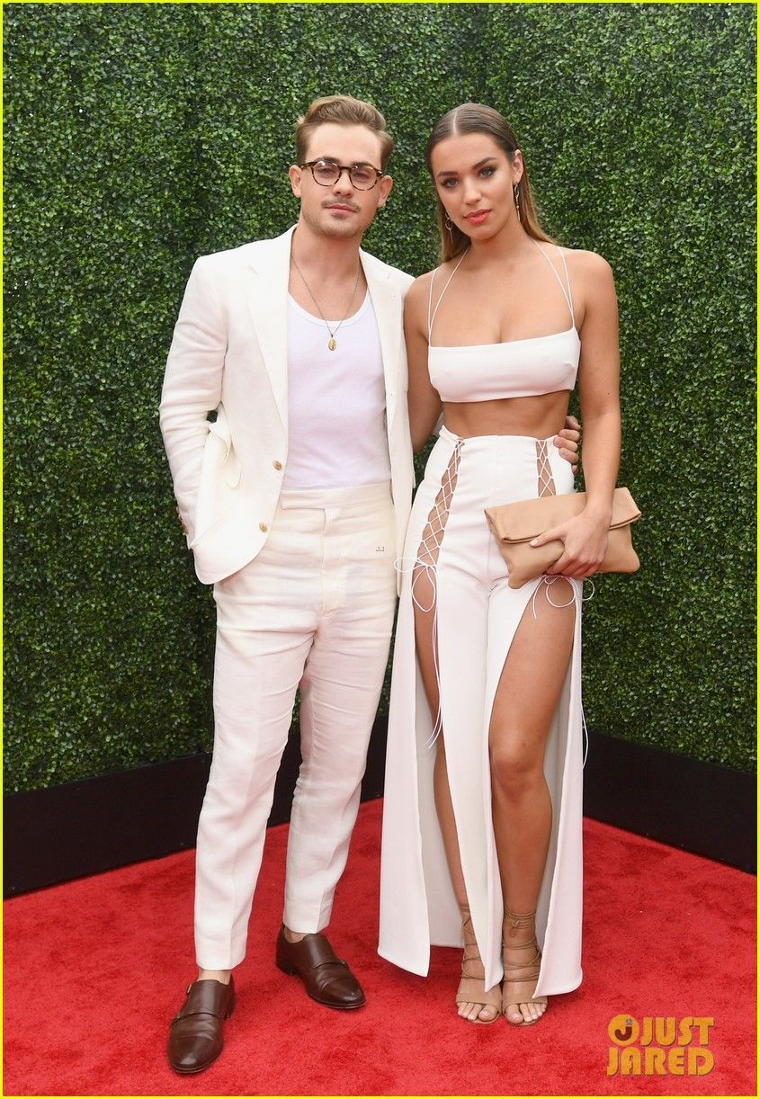 Dacre Montgomery's Girlfriend Liv Pollock Joins Him at MTV Movie & TV Awards 2018!. Dacre montgomery, Tv awards, Stranger things
