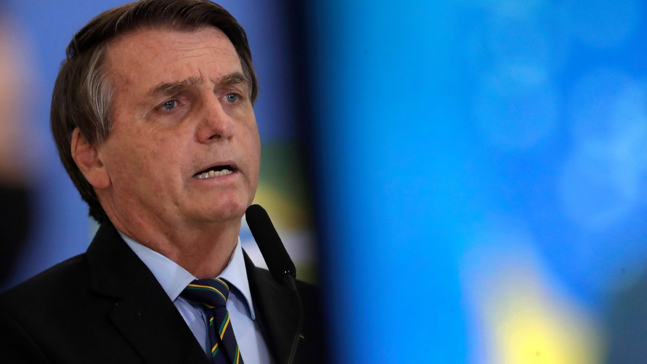 Brazil military chiefs quit as Bolsonaro seeks their support