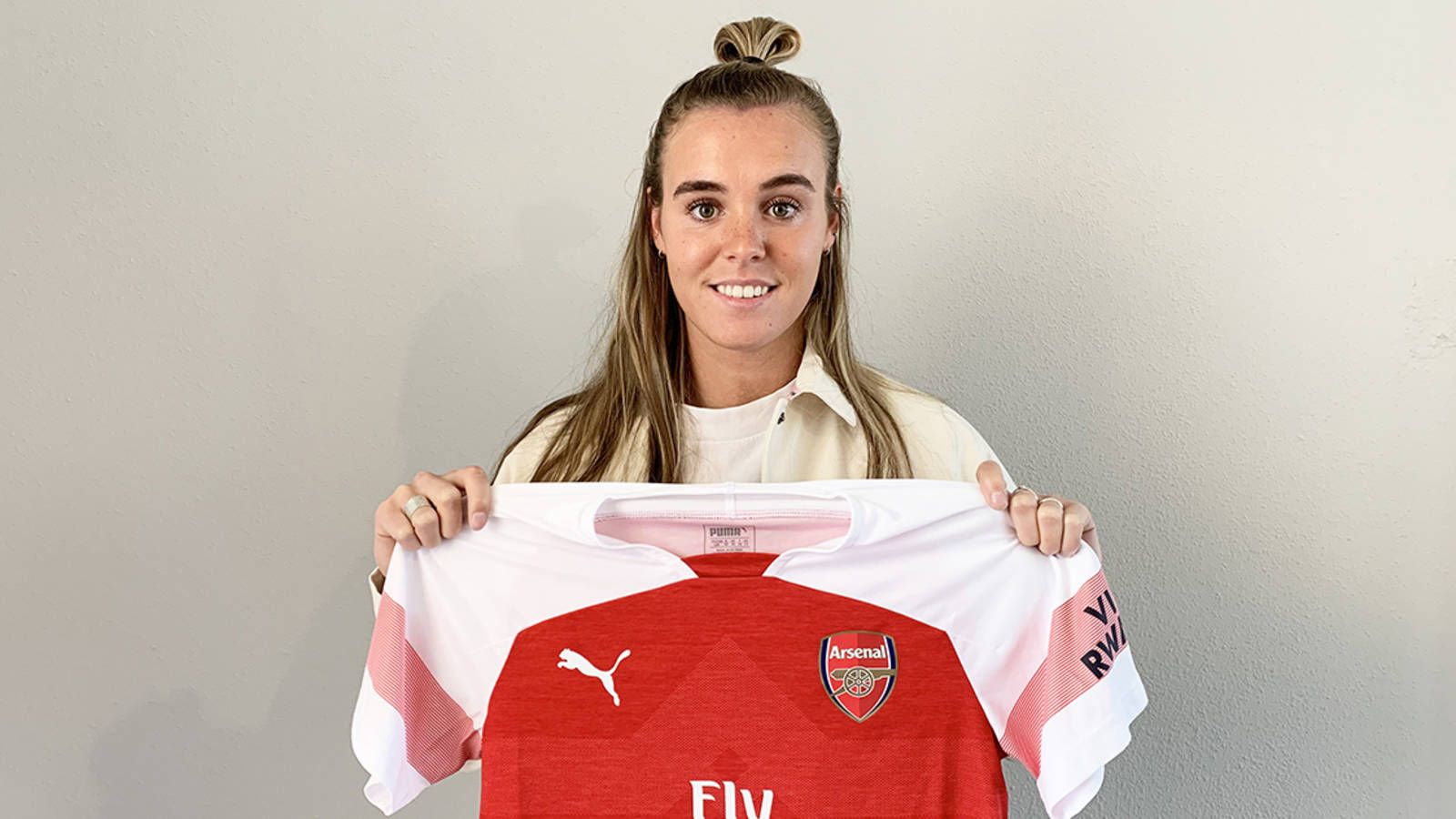 Jill Roord signs for Arsenal