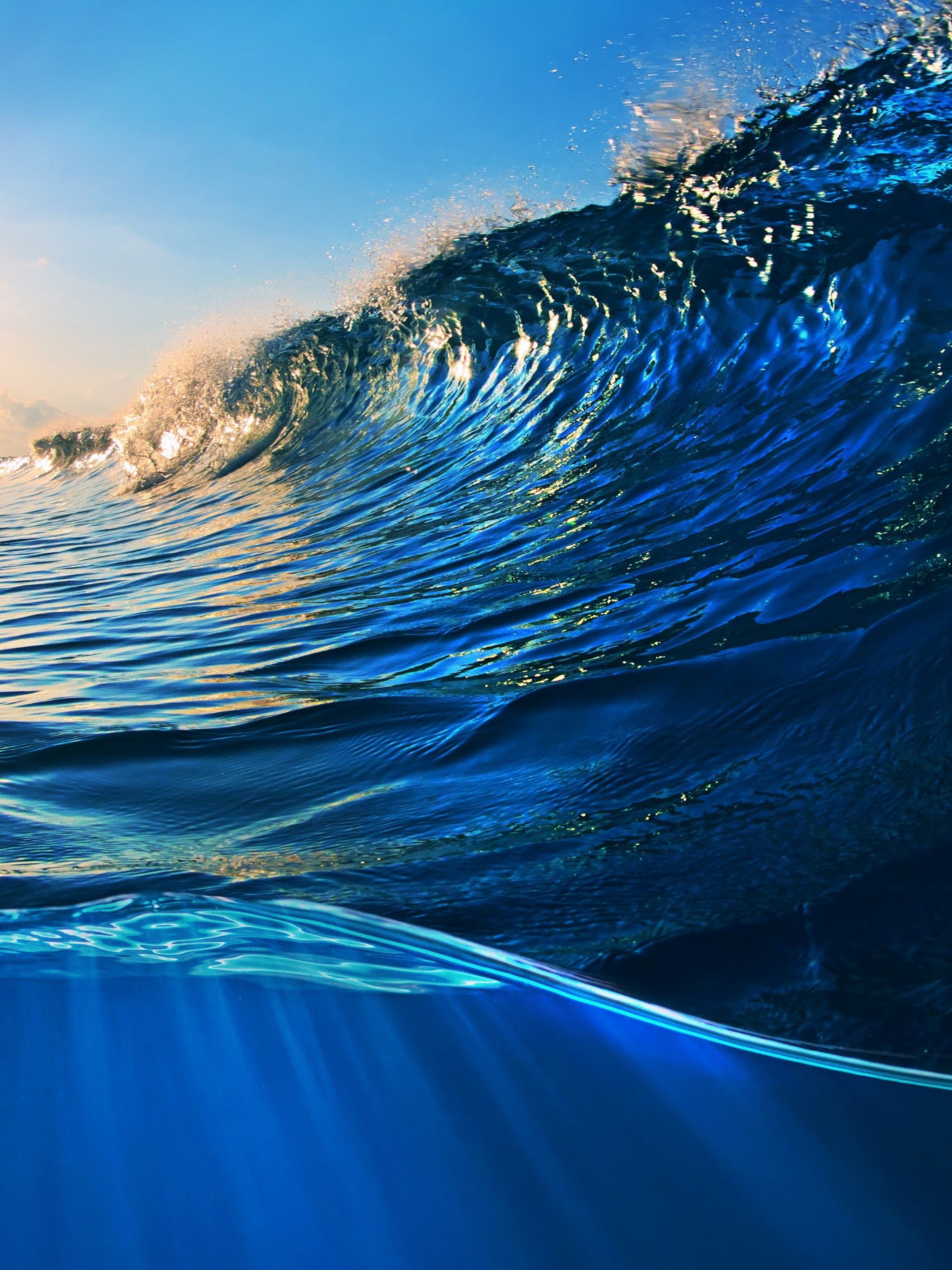 Ocean Waves Sunlight Scenery 4K Wallpaper