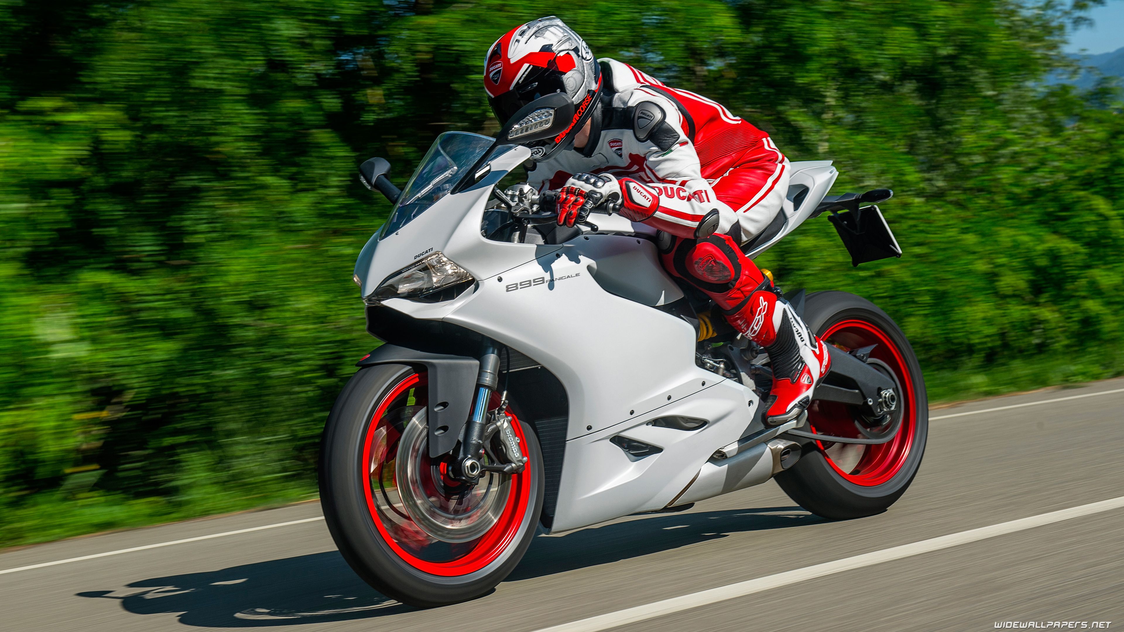 Ducati Superbike 899 Panigale motorcycle desktop wallpaper 4K Ultra HD