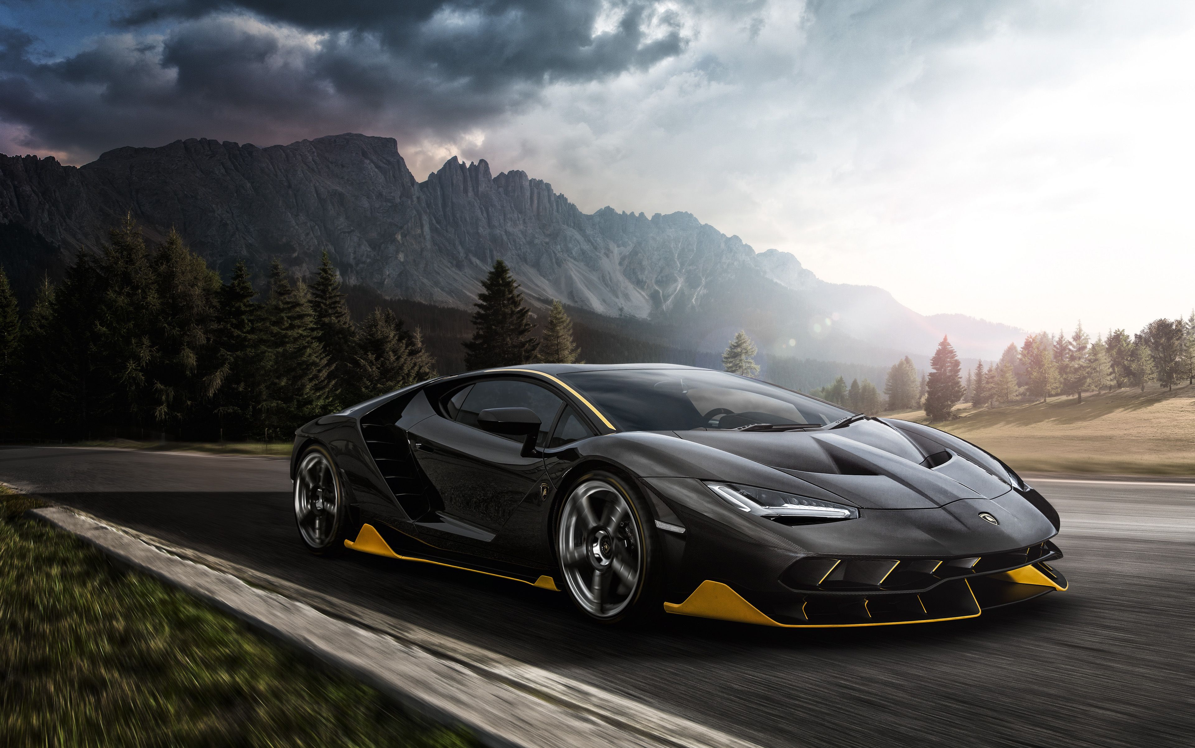 Lamborghini Aventador: Thiết kế của Lamborghini Aventador đầy ấn tượng với những đường nét sắc sảo và ngang tầm mắt. Xem hình ảnh để thấy sự mạnh mẽ và từng chi tiết tối ưu được nhà sản xuất chăm chút. Động cơ mạnh mẽ của Aventador làm nên tất cả - một trong những siêu xe xuất sắc nhất trên thế giới.