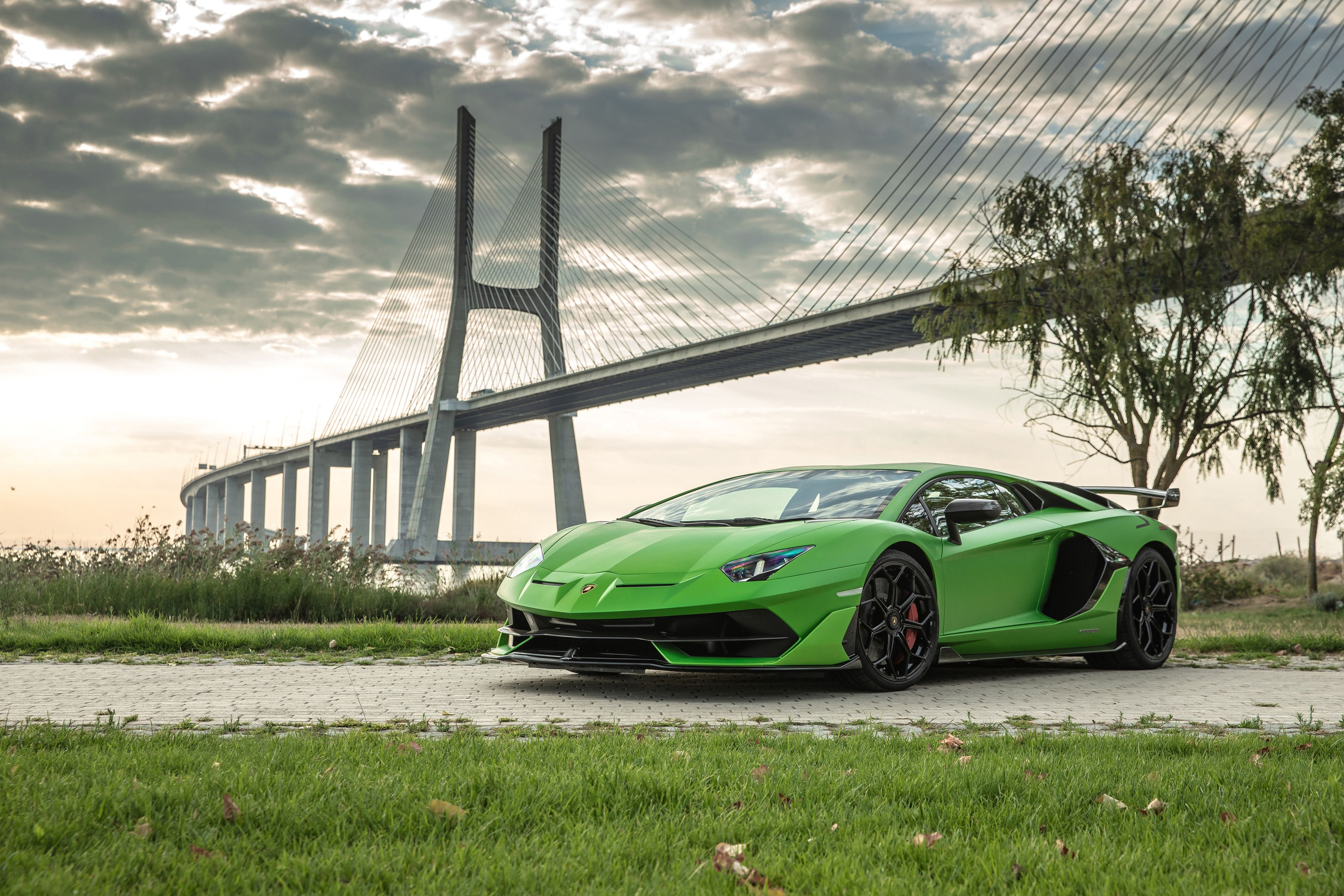 Lamborghini Aventador Desktop Wallpaper with Sound