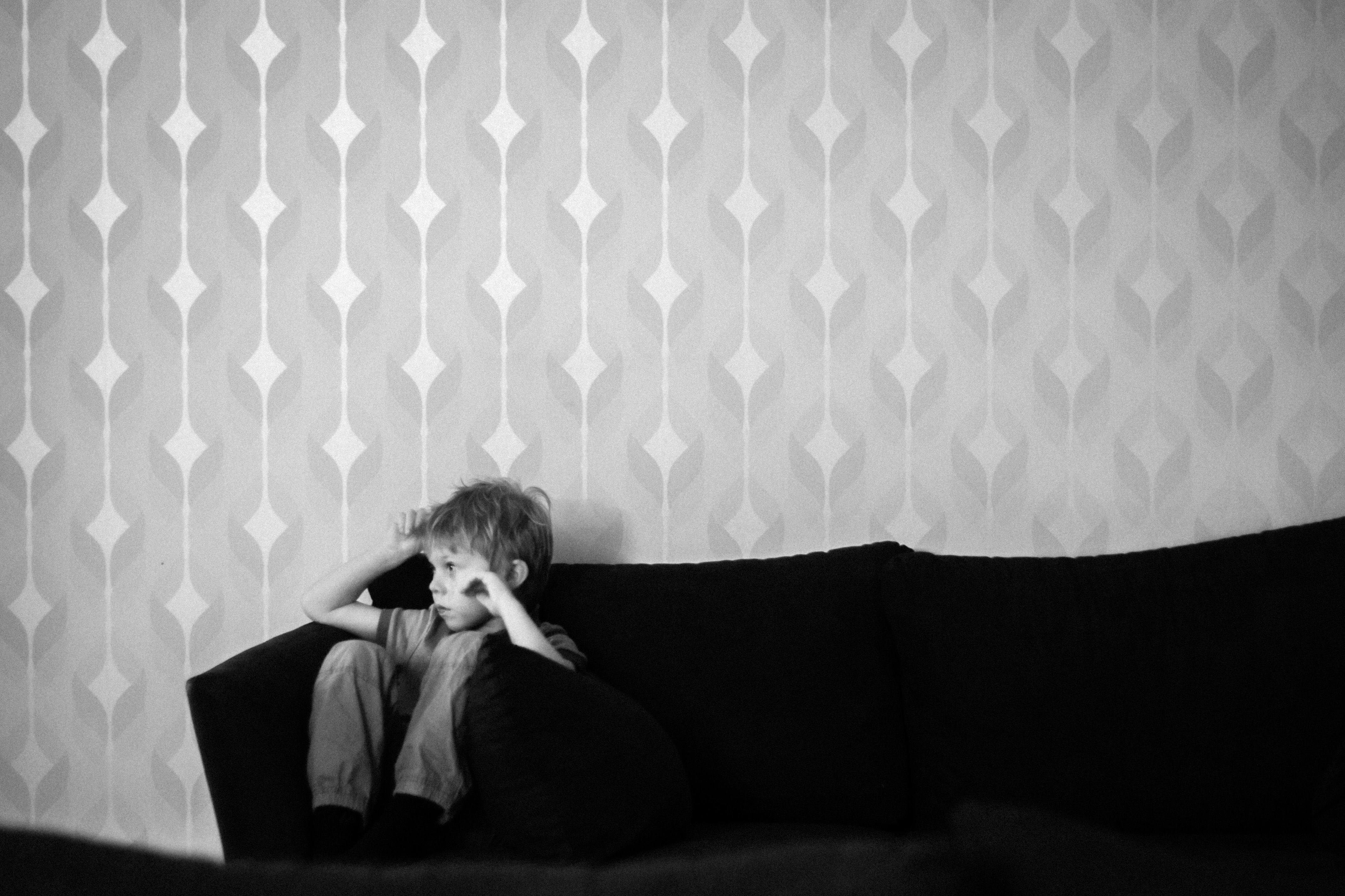 Wallpaper, boy, portrait, people, bw, home, couch, sofa, thinking 4272x2848