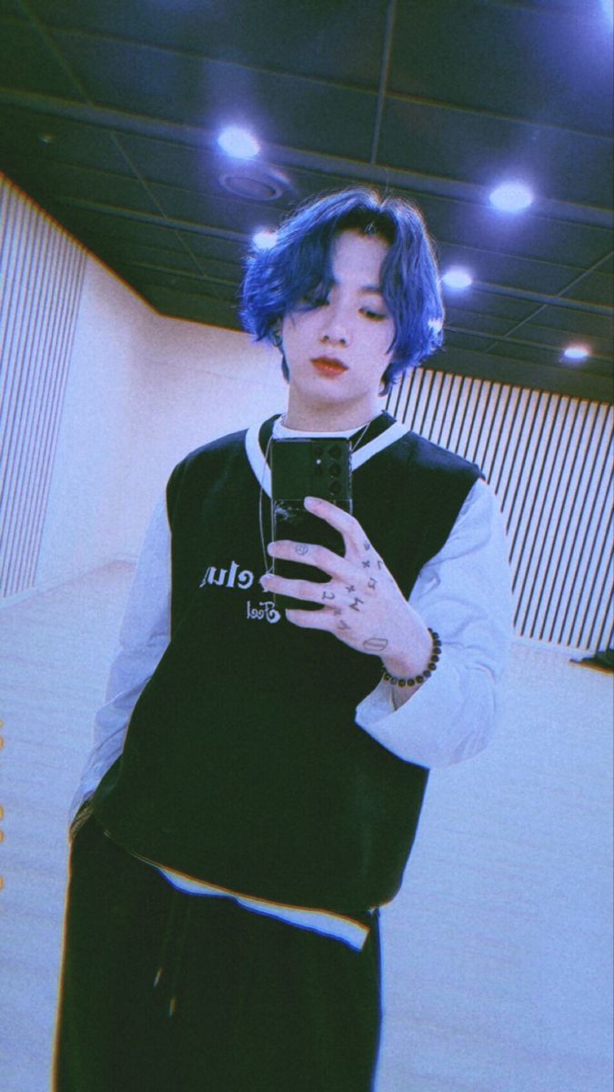 Jungkook blue hair
