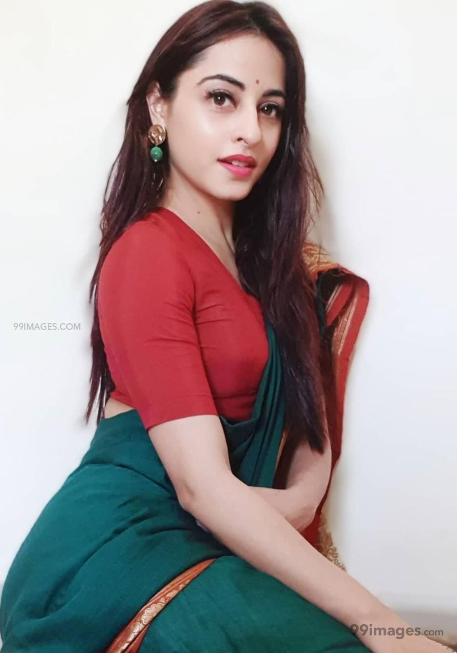 Niyati Fatnani Hot HD Photo & Wallpaper for mobile, WhatsApp DP (1080p) #niyatifatnani #televisionactre. Katrina kaif hot pics, HD photo, Whatsapp dp
