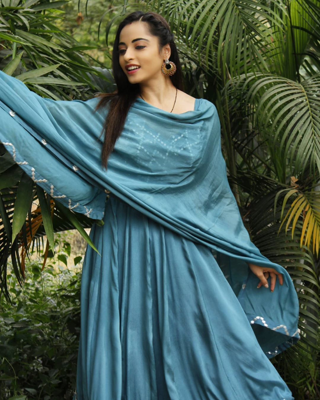 Niyati Fatnani on Instagram: “Gratitude is the right Attitude that will take you to greater Altitude