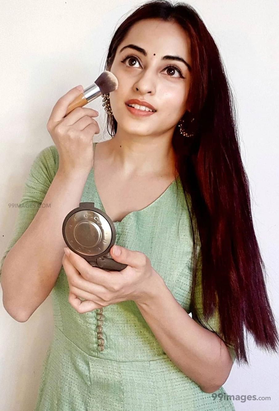 Niyati Fatnani HD Wallpaper (Desktop Background / Android / iPhone) (1080p, 4k) (905x1334)