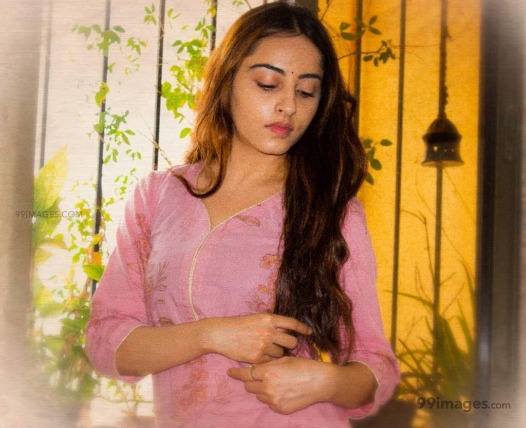 Niyati Fatnani HD Wallpaper (Desktop Background / Android / iPhone) (1080p, 4k) (1080x878)