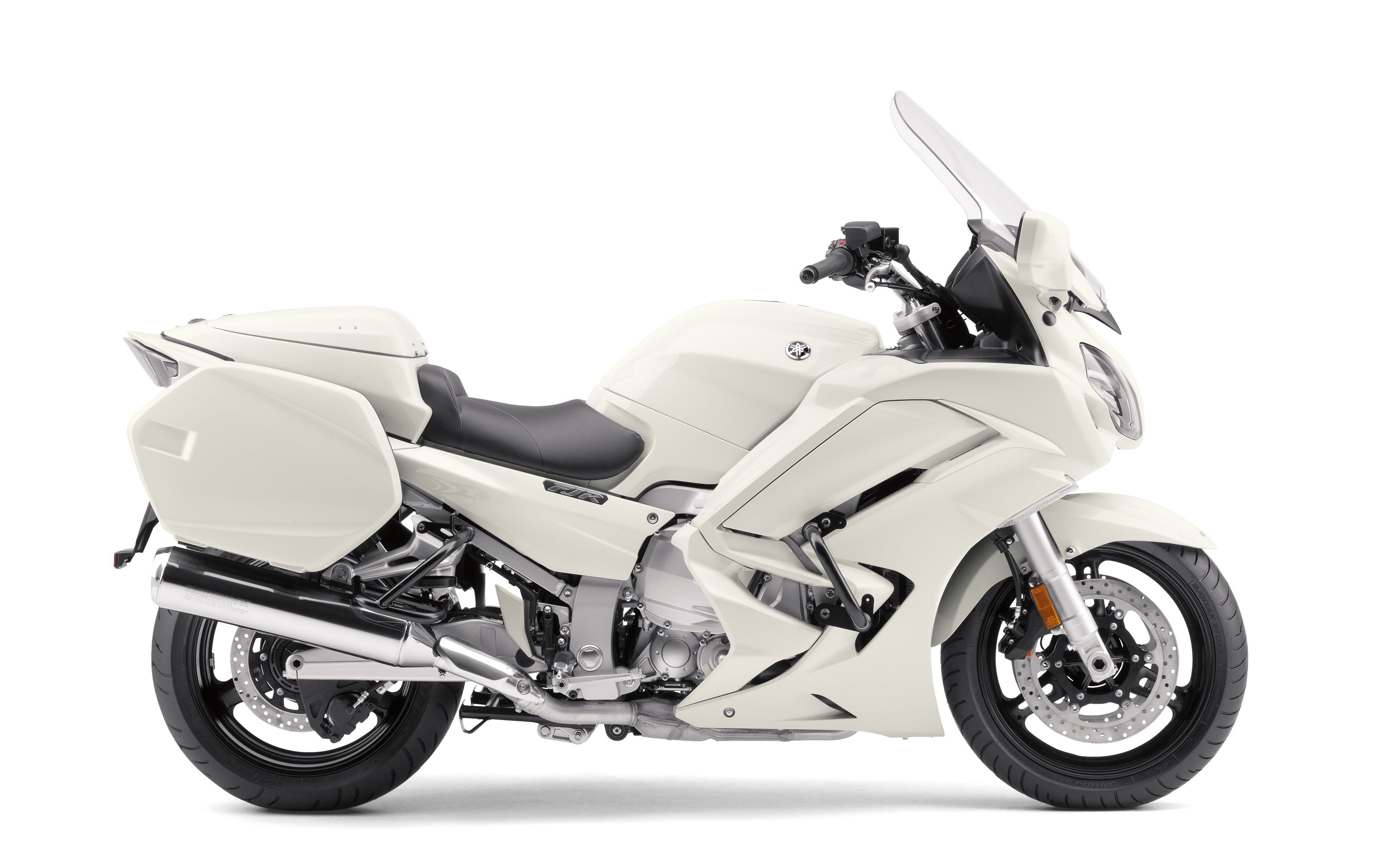 Download wallpaper Yamaha FJR 4k, 2018 bikes, white motorcycle, FJR Yamaha for desktop with resolution 3840x2400. High Quality HD picture wallpaper