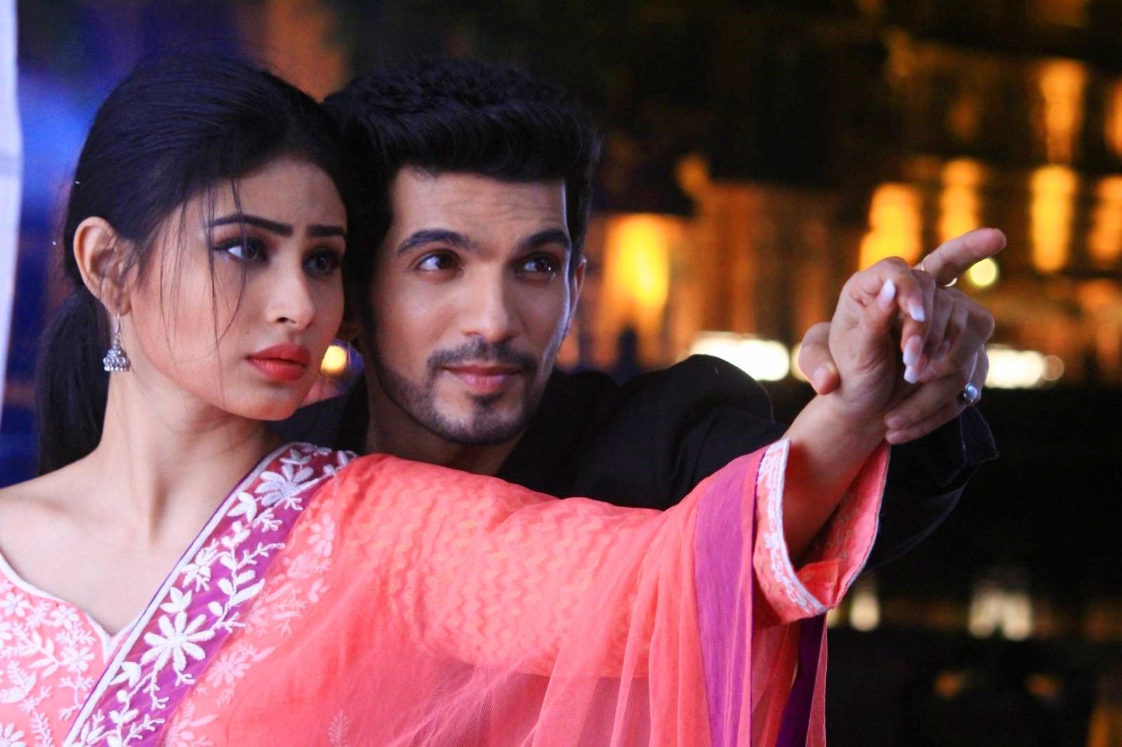 Mouni Roy And Arjun Bijlani Wallpapers Wallpaper Cave 2953