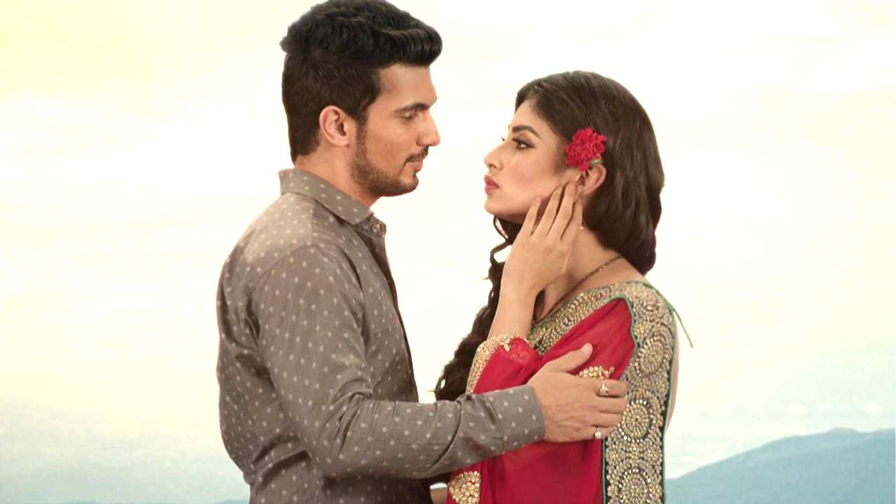 Mouni Roy And Arjun Bijlani Wallpapers Wallpaper Cave