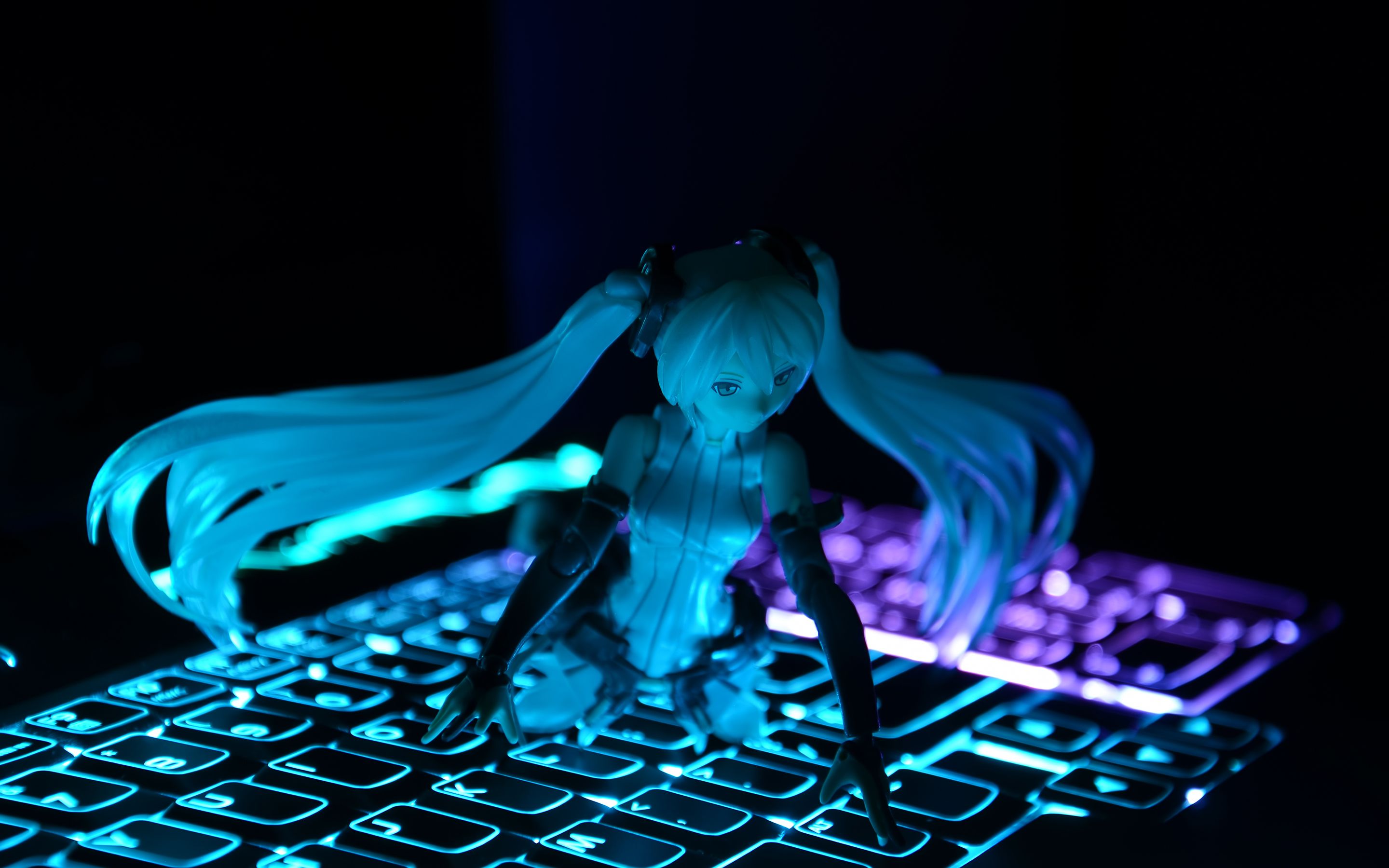 Anime Miku Vocaloid Blue Keyboard Figure wallpaperx1800