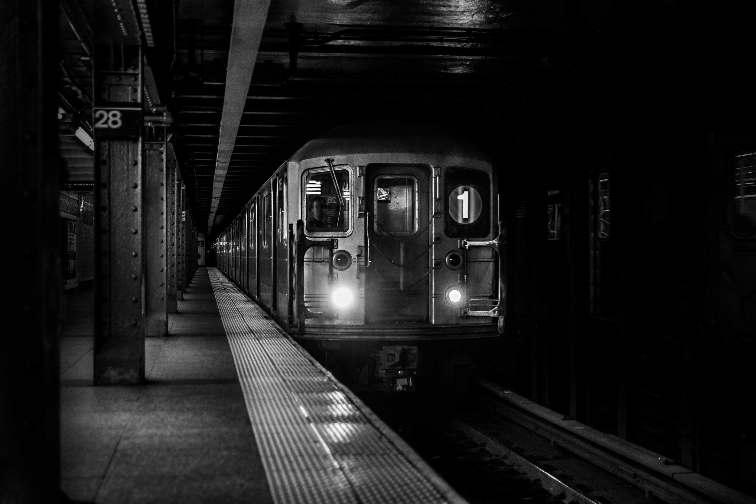 Black Amp White Train Subway Underground Train Station Wallpaper:2500x1667
