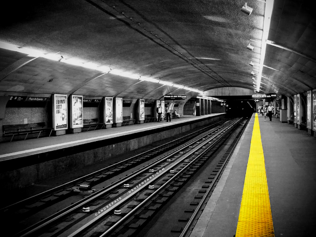 urban subway train stations monochrome selective coloring / 1024x768 Wallpaper. Yellow photography, Selective color photography, Line photography