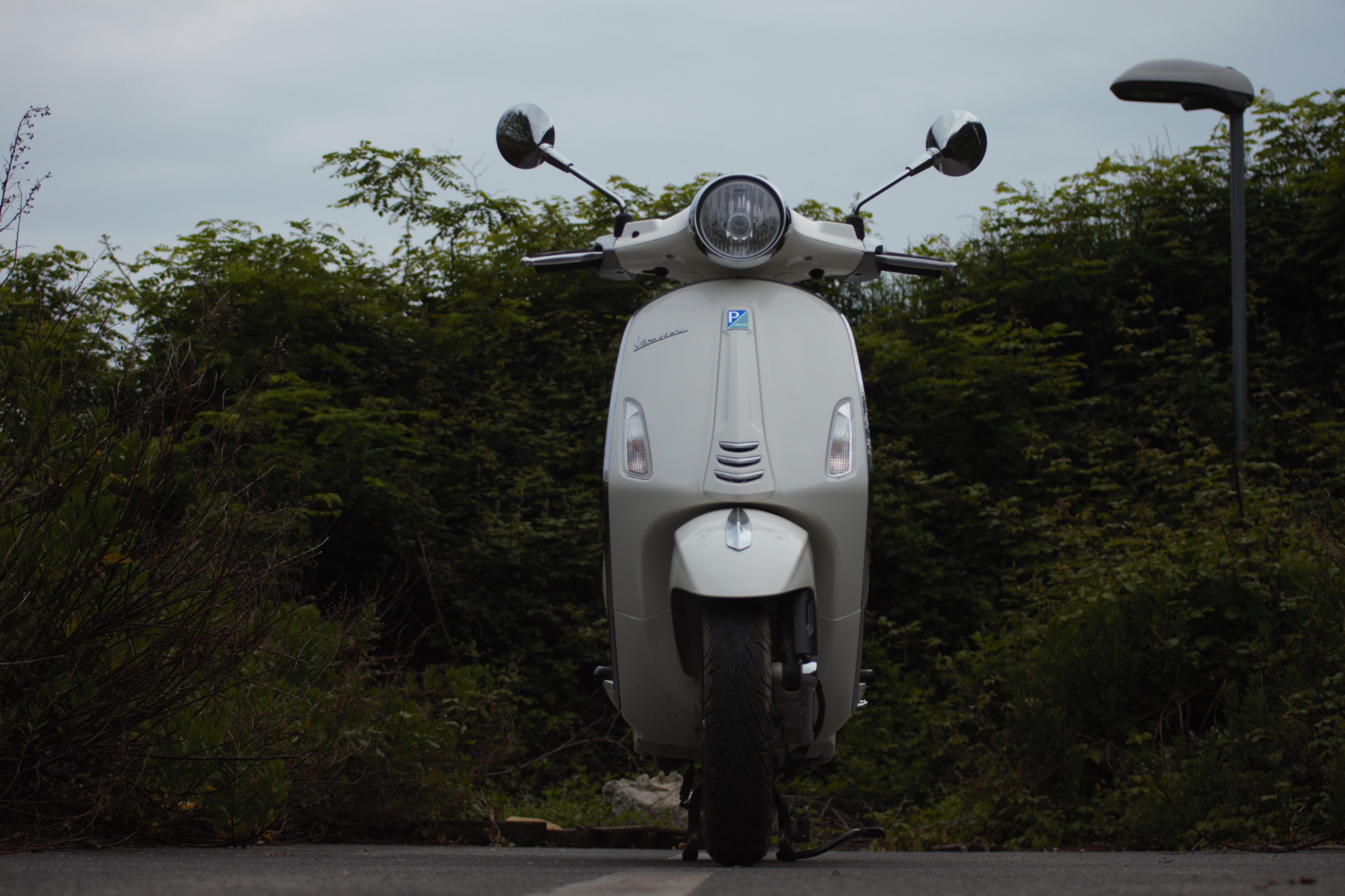 Vespa Primavera 4k Wallpaper