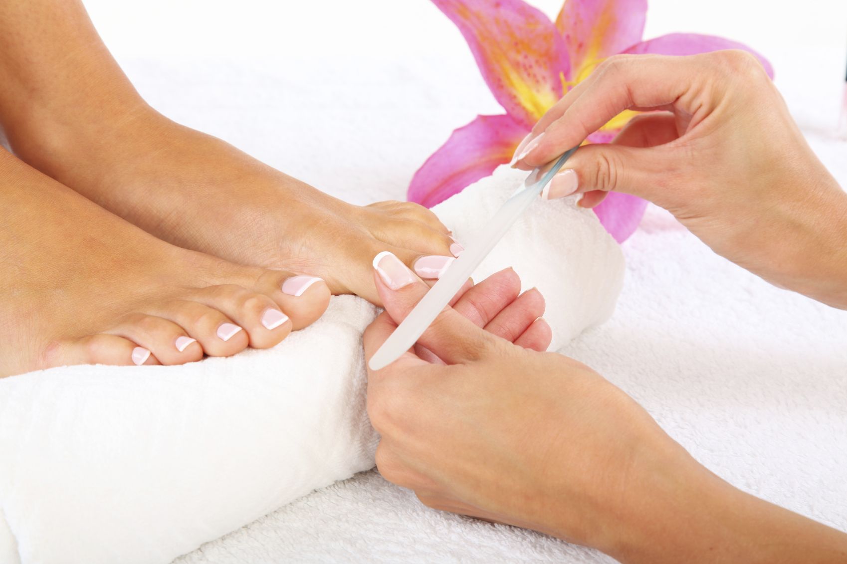 what is a spa manicure