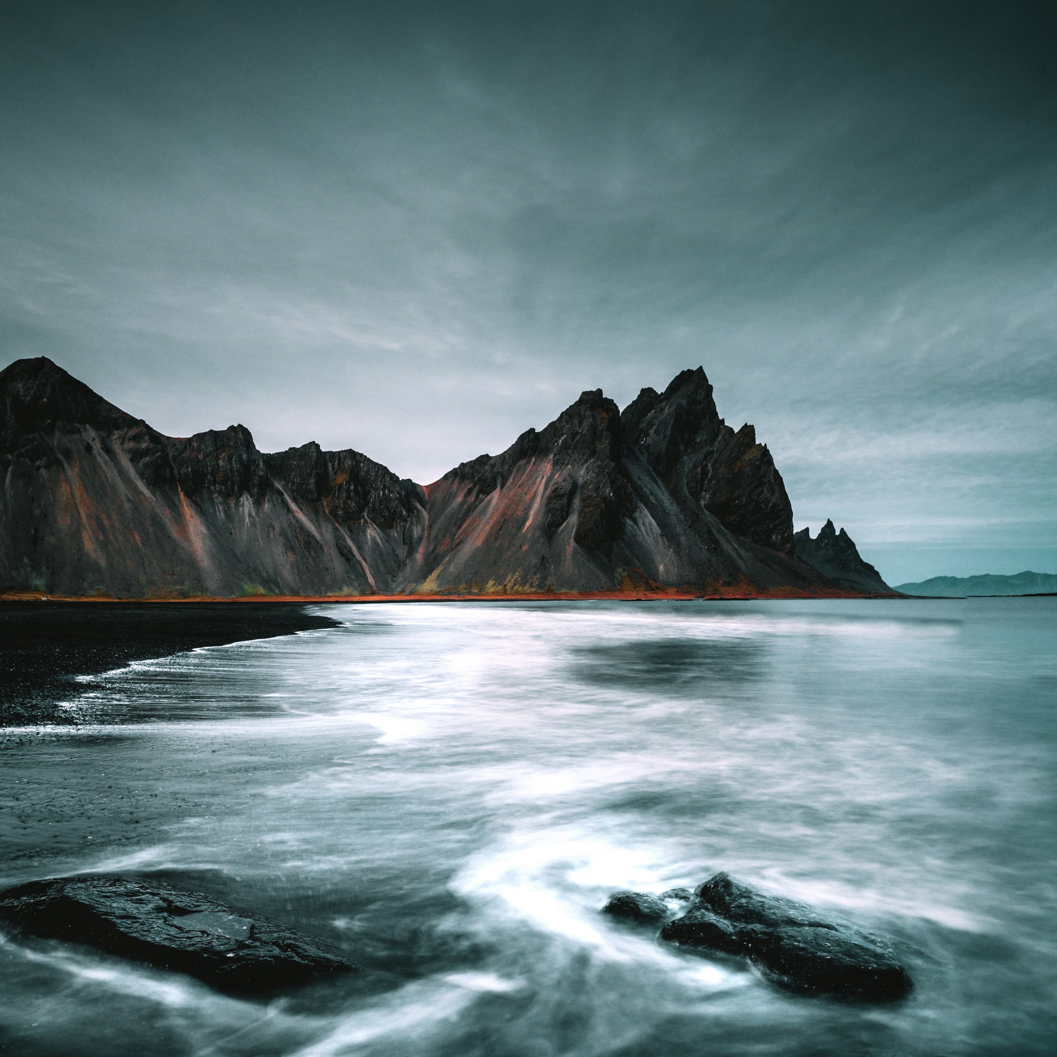 Download wallpaper 3415x3415 coast, beach, mountains, cliffs, sea ipad pro 12.9 retina for parallax HD background