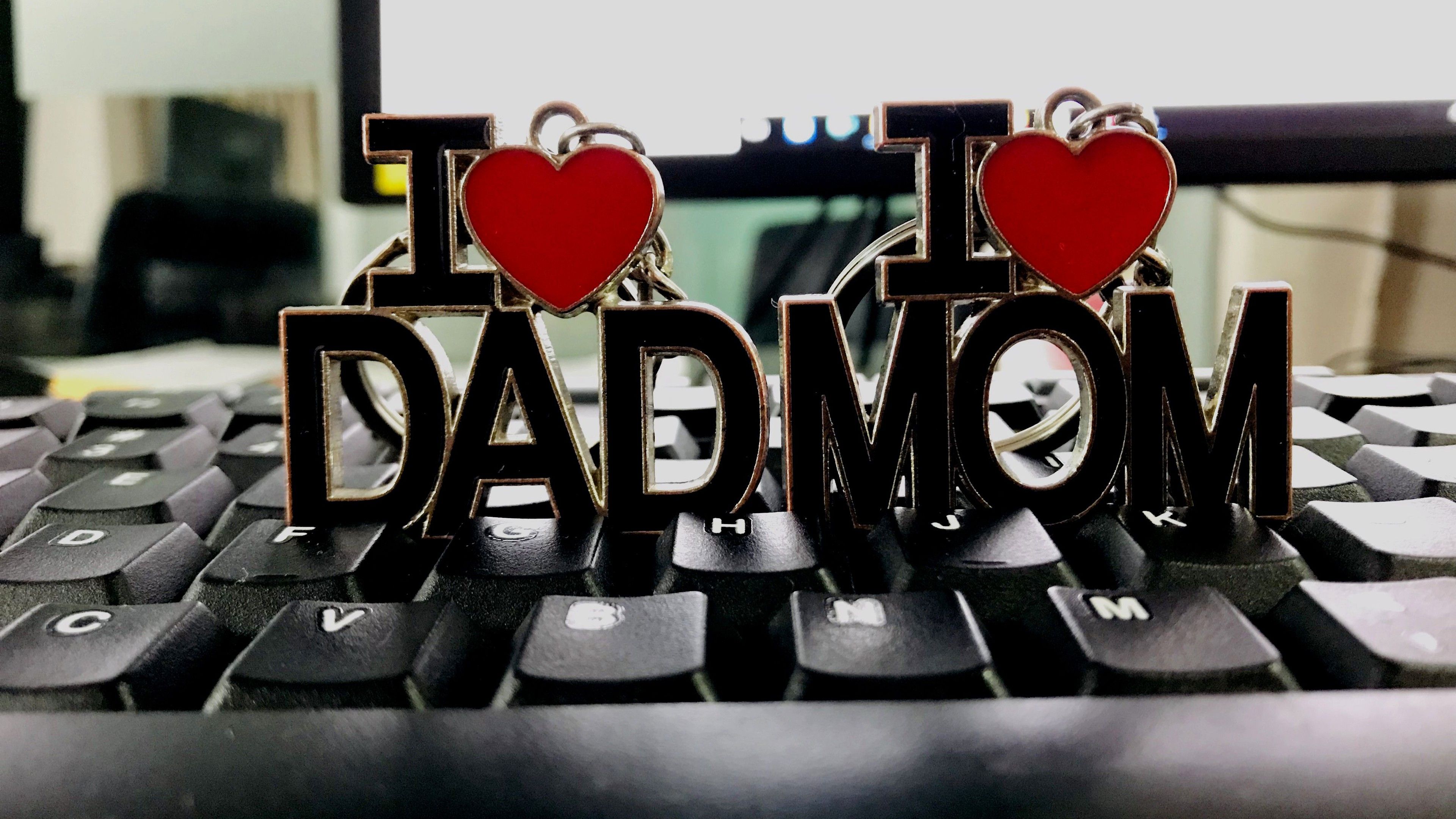 I Love Dad I Love Mom Letters On Keyboard 4K HD Mom Dad Wallpaper