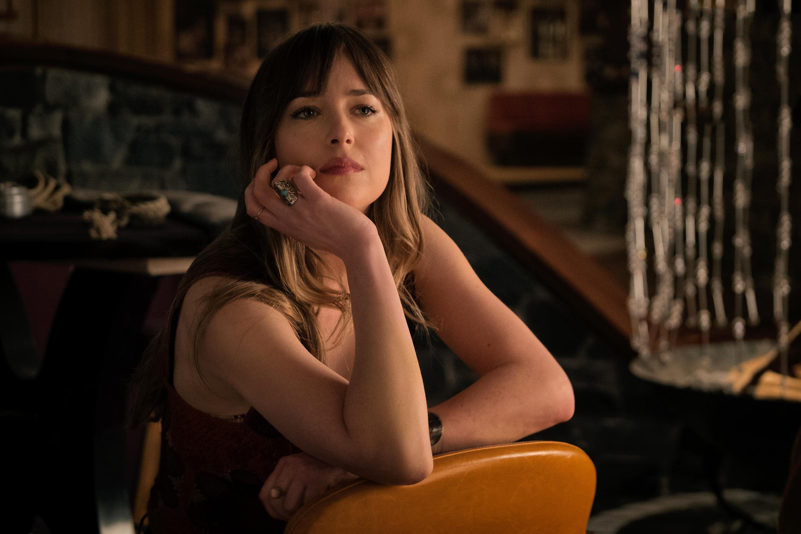 Dakota Johnson 2021 Wallpaper