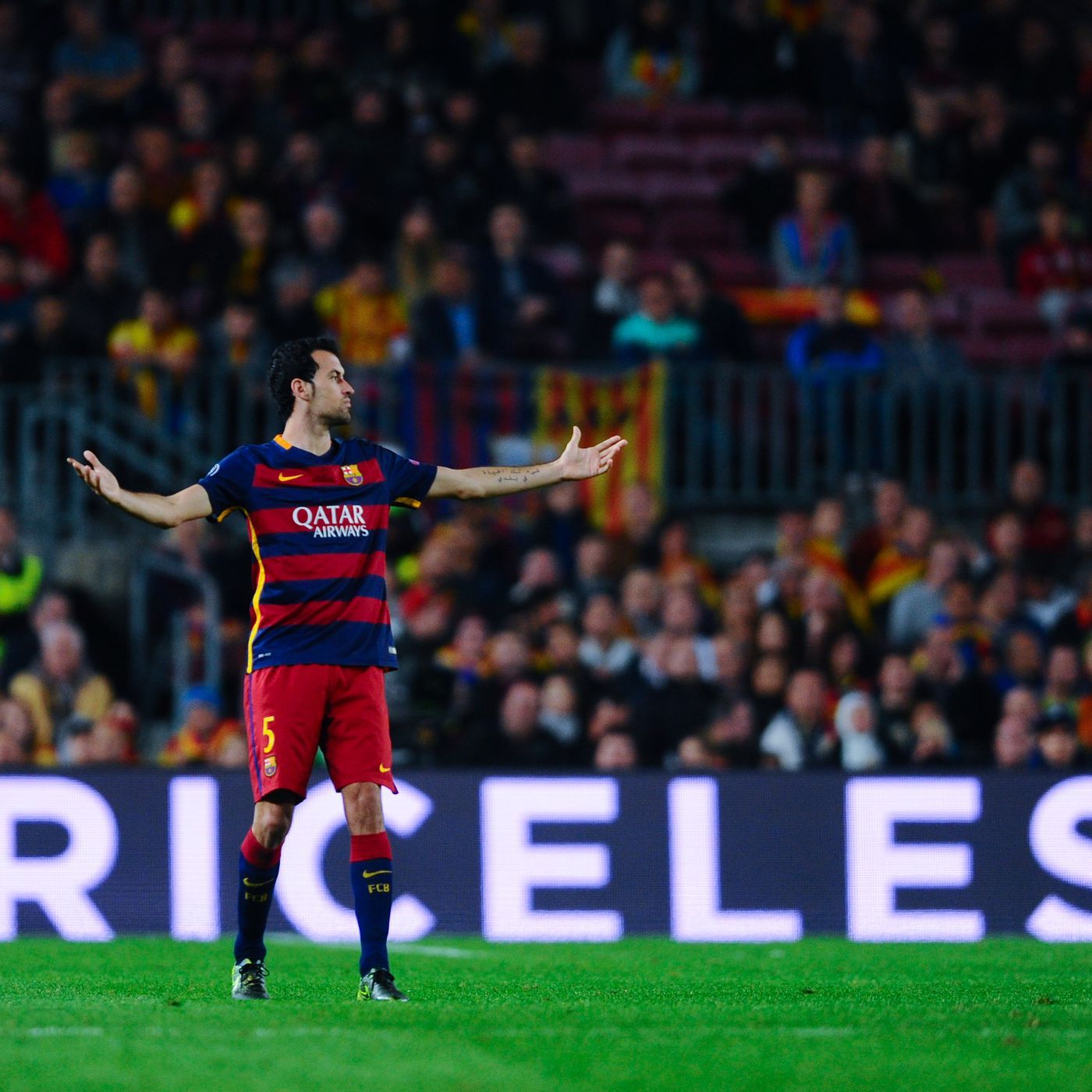 Sergio Busquets rejects PSG transfer, signs new Barcelona contract
