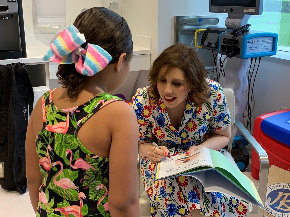 Former SNL star Vanessa Bayer who battled cancer as teen brought smiles and lots of laughter to Cleveland Clinic Children's Hospital