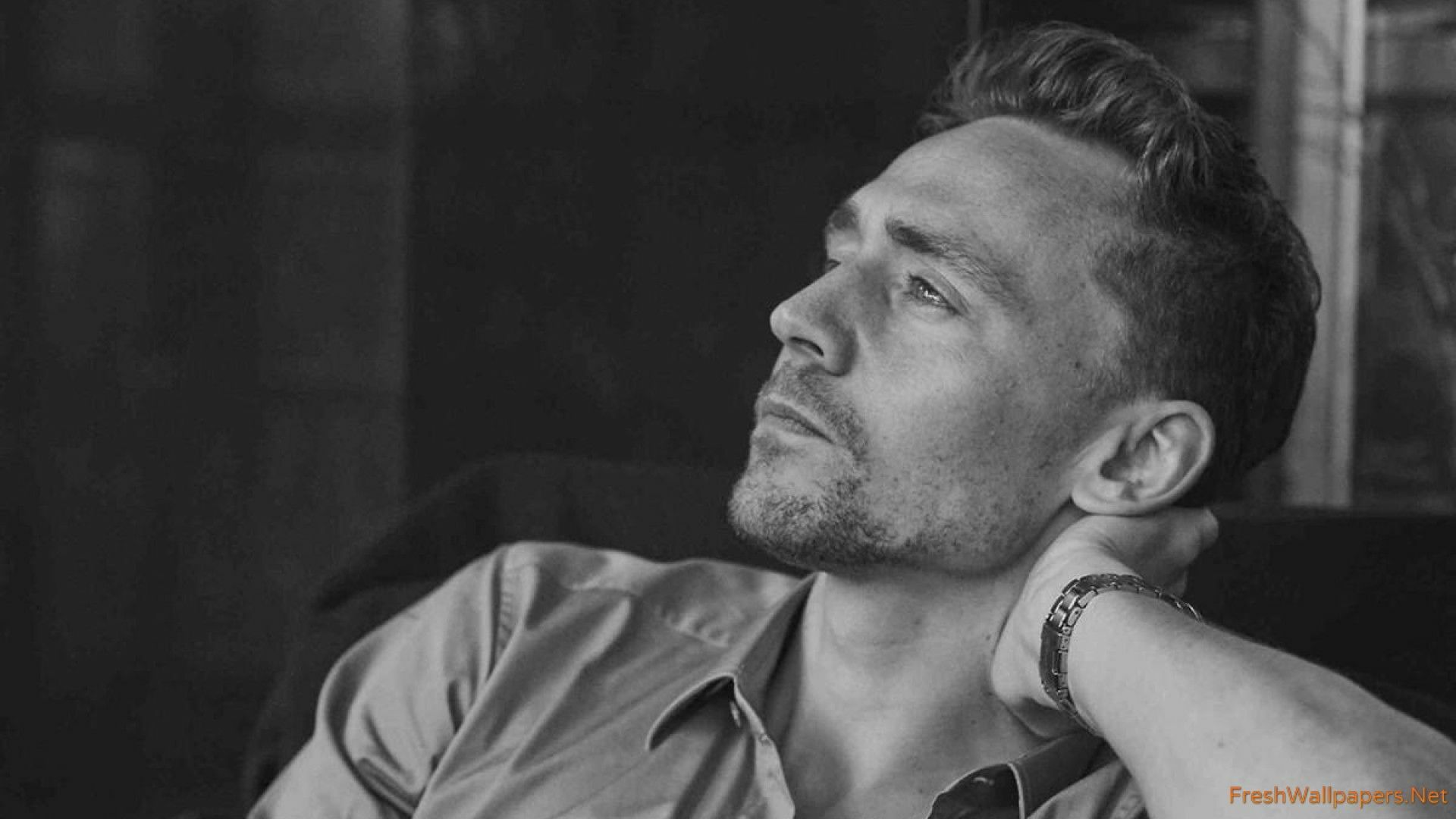 Tom Hiddleston wallpaper [DOWNLOAD FREE]