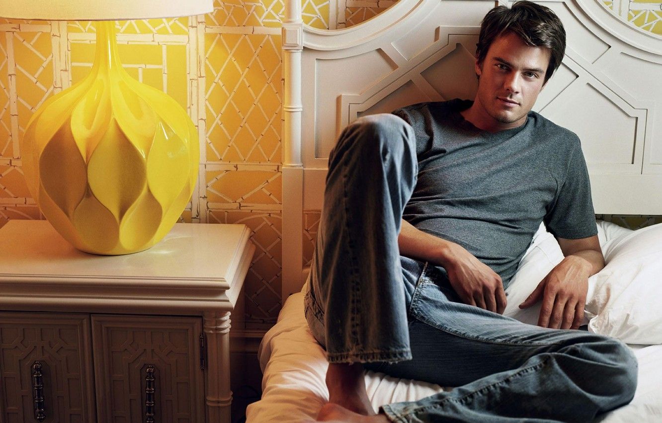 Wallpaper model, lamp, bed, jeans, actor, male, table, Josh Duhamel, Josh Duhamel image for desktop, section мужчины