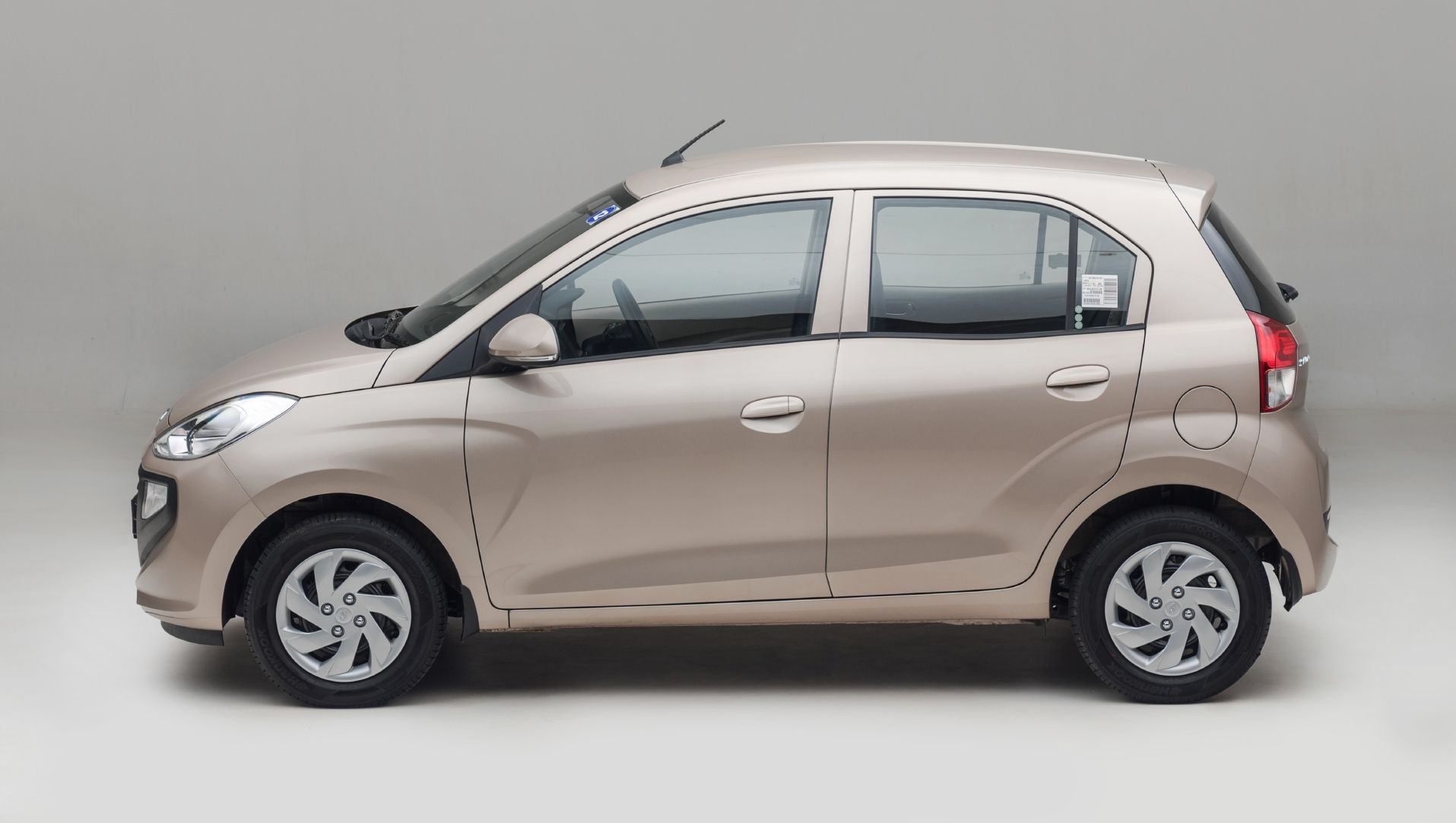 Hyundai Santro Image, Interior & Exterior Photo Gallery