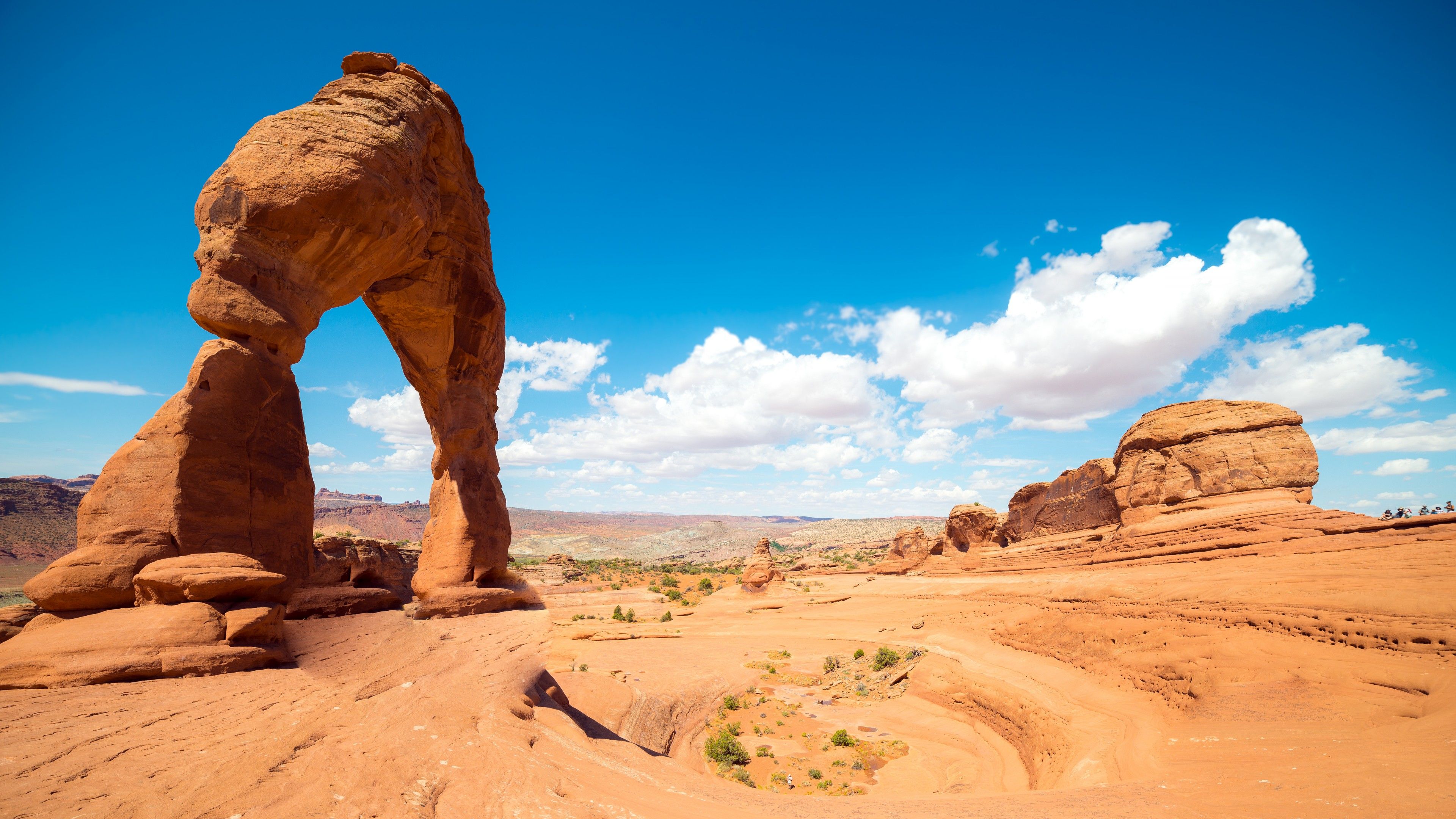 Delicate Arches 4K Wallpaper, Arches national park, Landmark, Utah, Clouds, Blue Sky, Rock formations, World