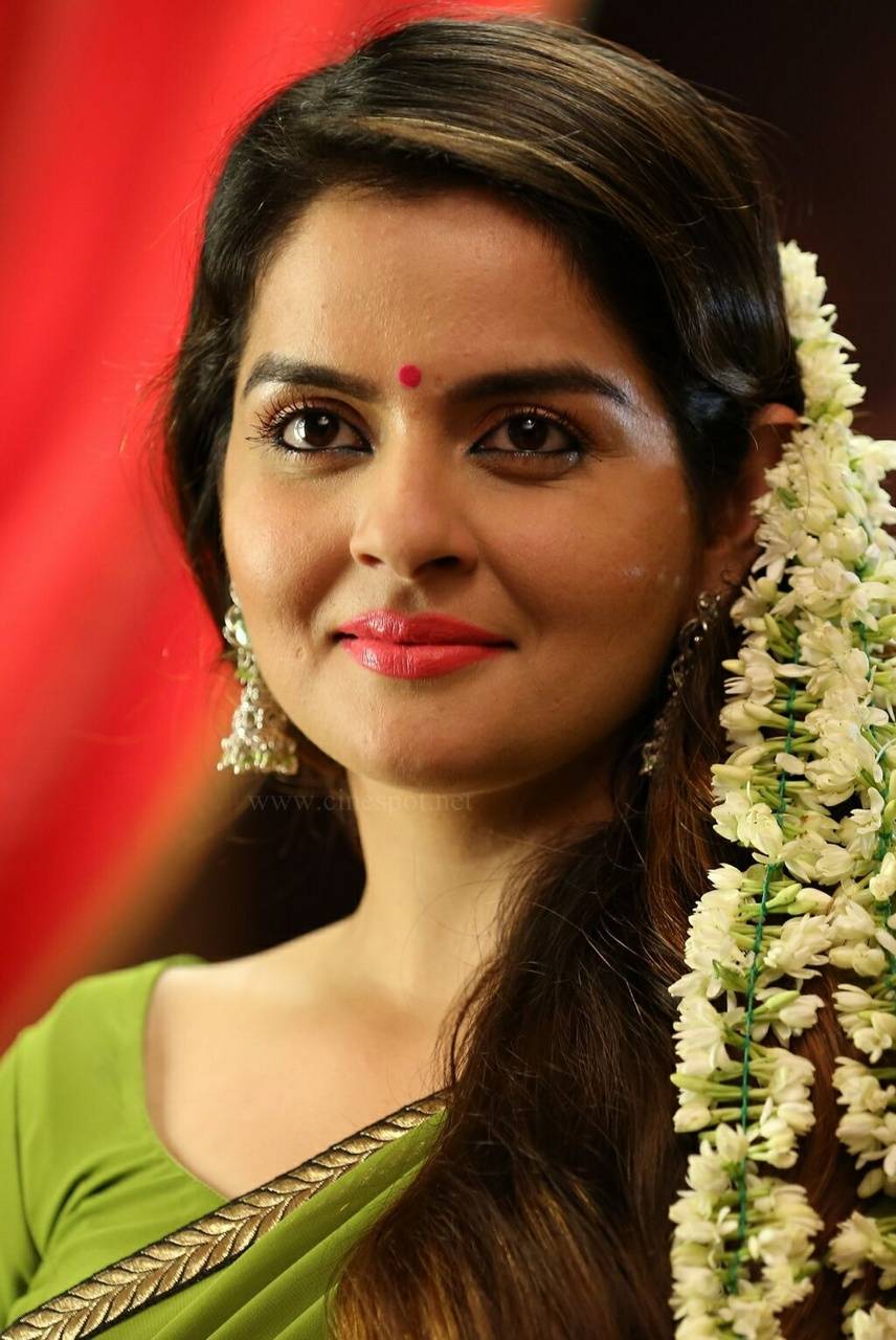 Roma Asrani wallpaper