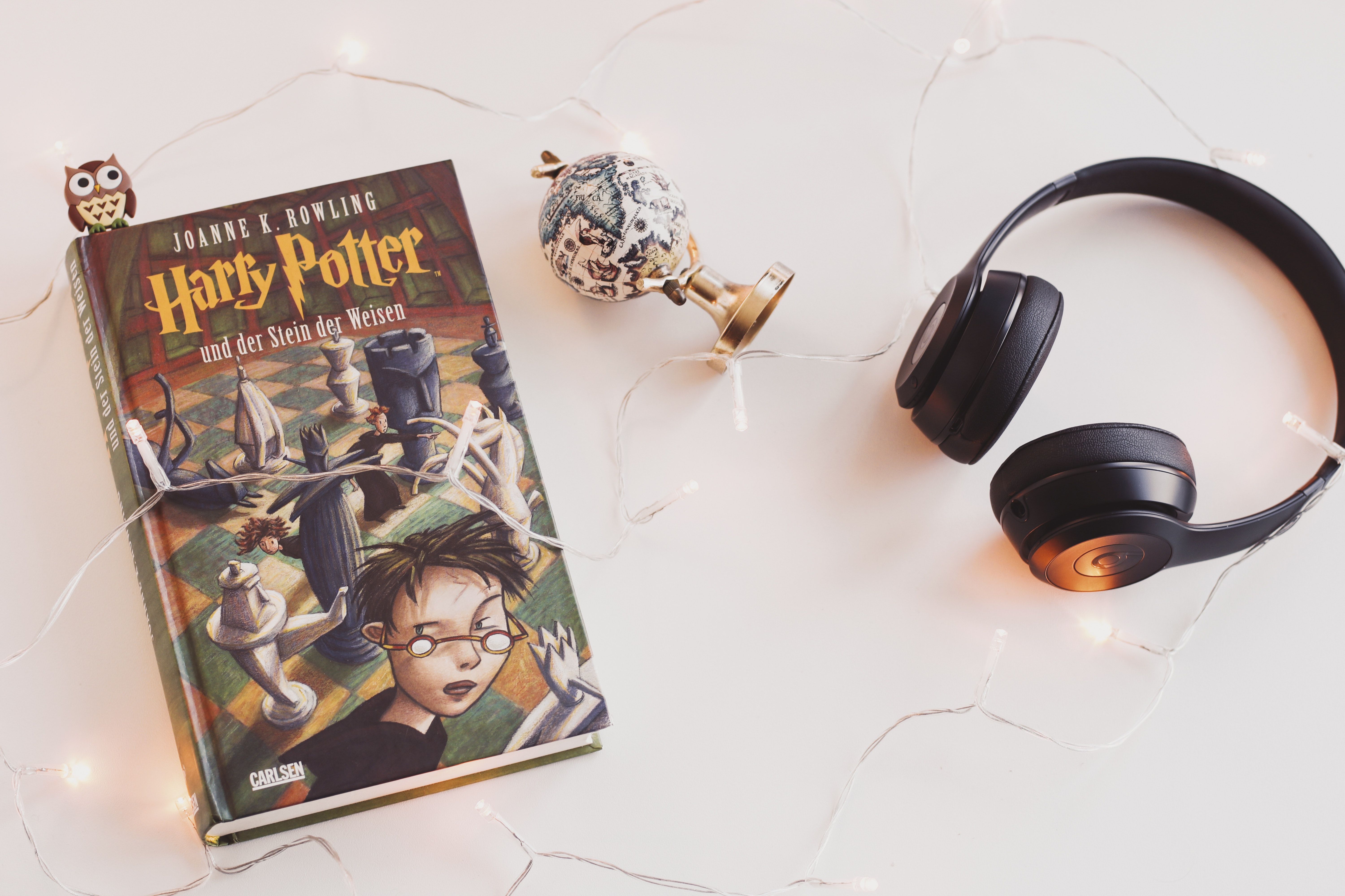 Harry Potter Book and Black Headphones With Trinket · Free