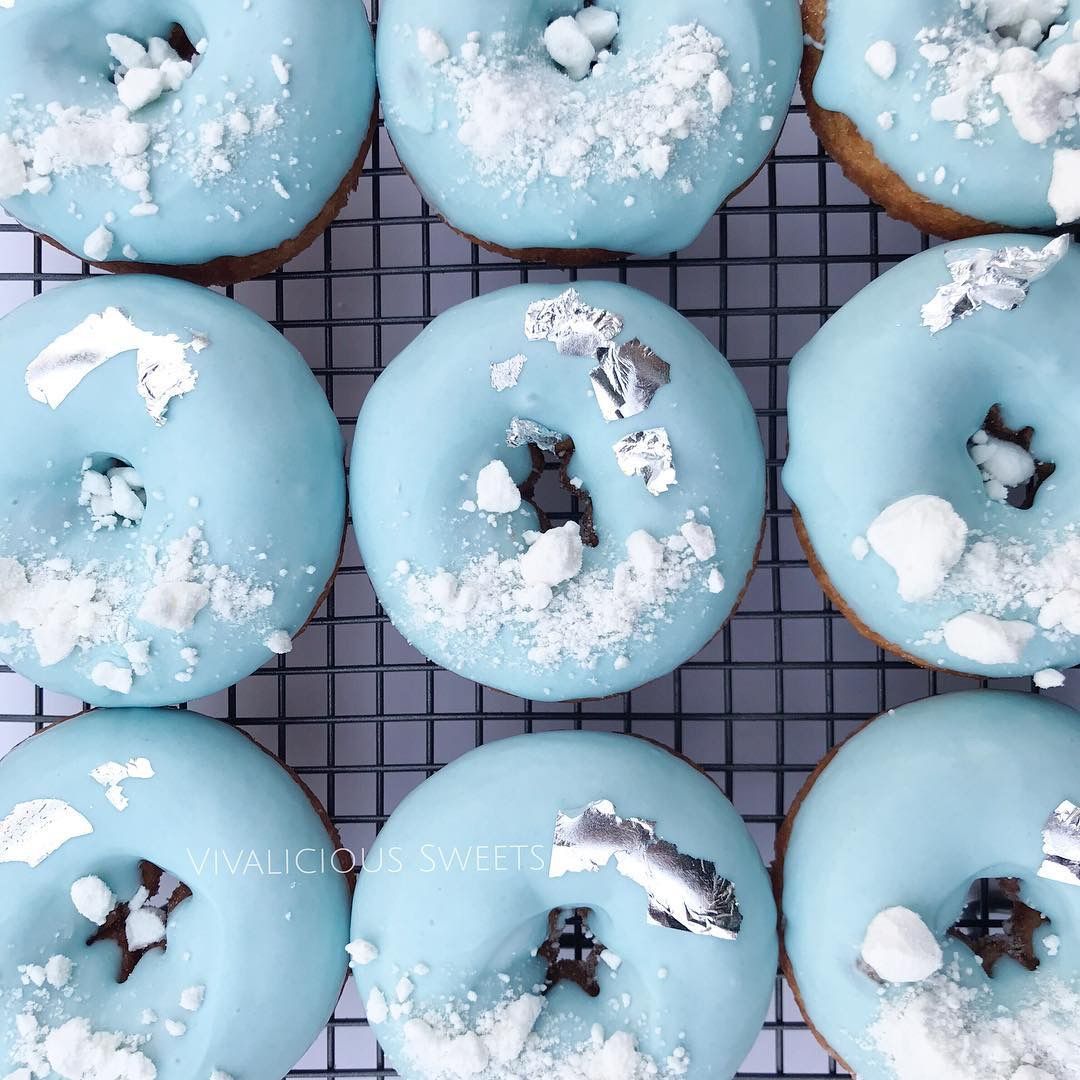 Blue and silver donuts. Blue donuts, Baby blue aesthetic, Blue aesthetic pastel