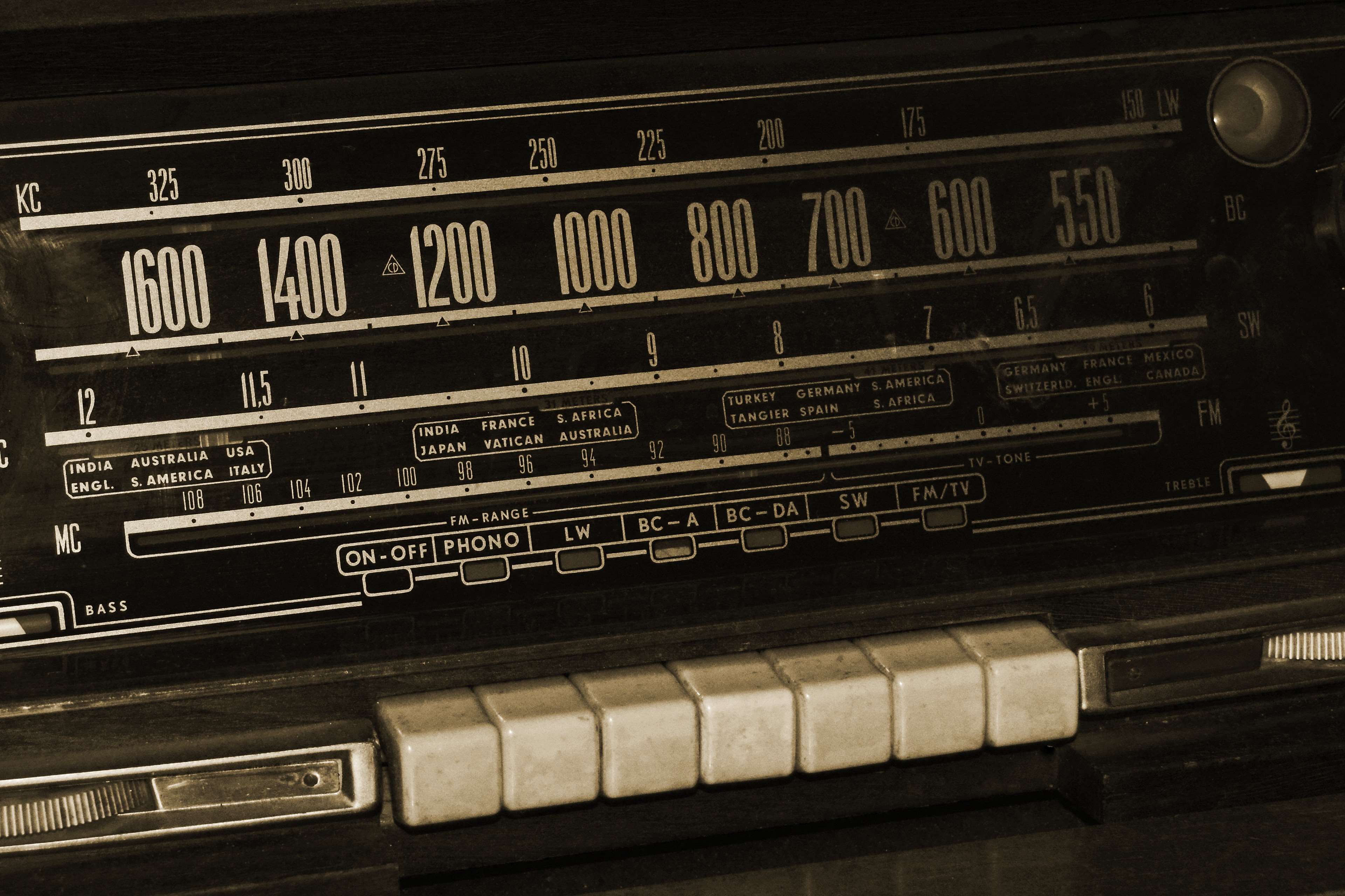 close, frequency, music, nostalgia, old, old radio, radio, radio device, retro 4k wallpaper