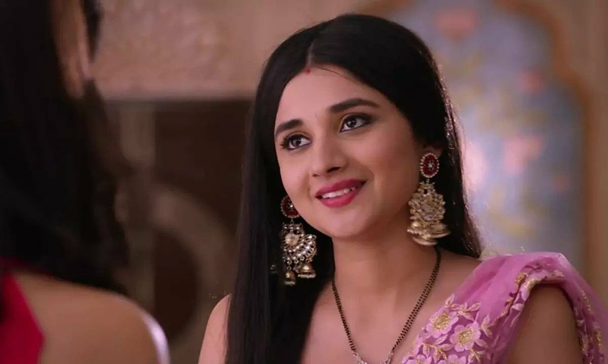 Guddan Tumse Na Ho Payega: Guddan succeeds in exposing Vikrant. Bollywood hairstyles, Beautiful floral dresses, Desi beauty