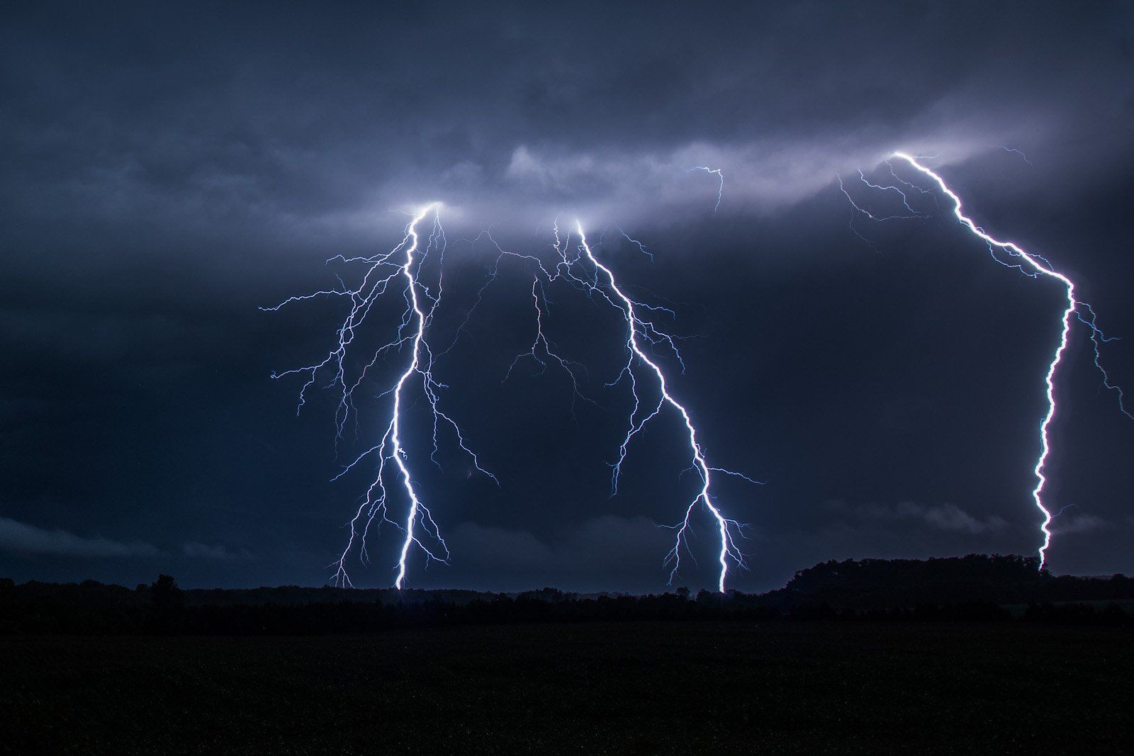 Thunder Storn Flash Lightning Sky Night Eclair Nuit Sky Background HD Wallpaper
