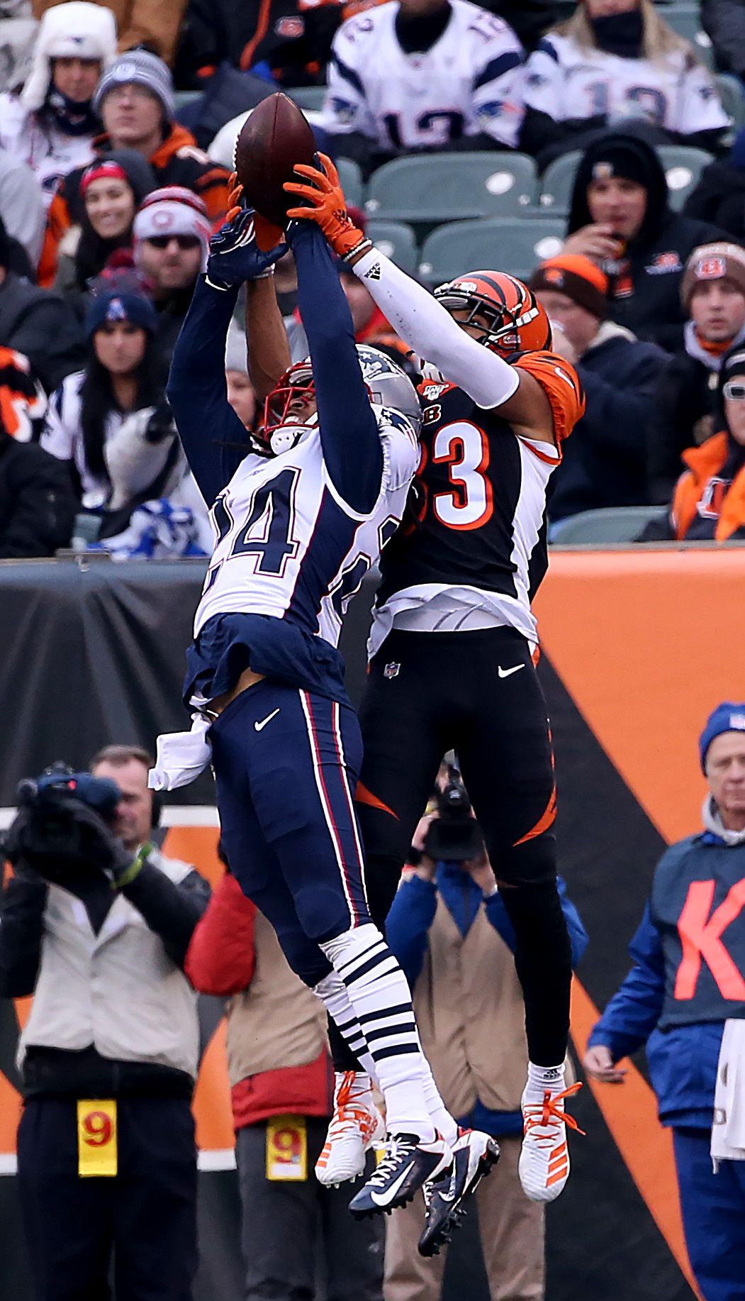 PATRIOTS CB STEPHON GILMORE RUNNING AWAY WITH DEFENSIVE. Patriots, New england patriots, Super bowl nfl