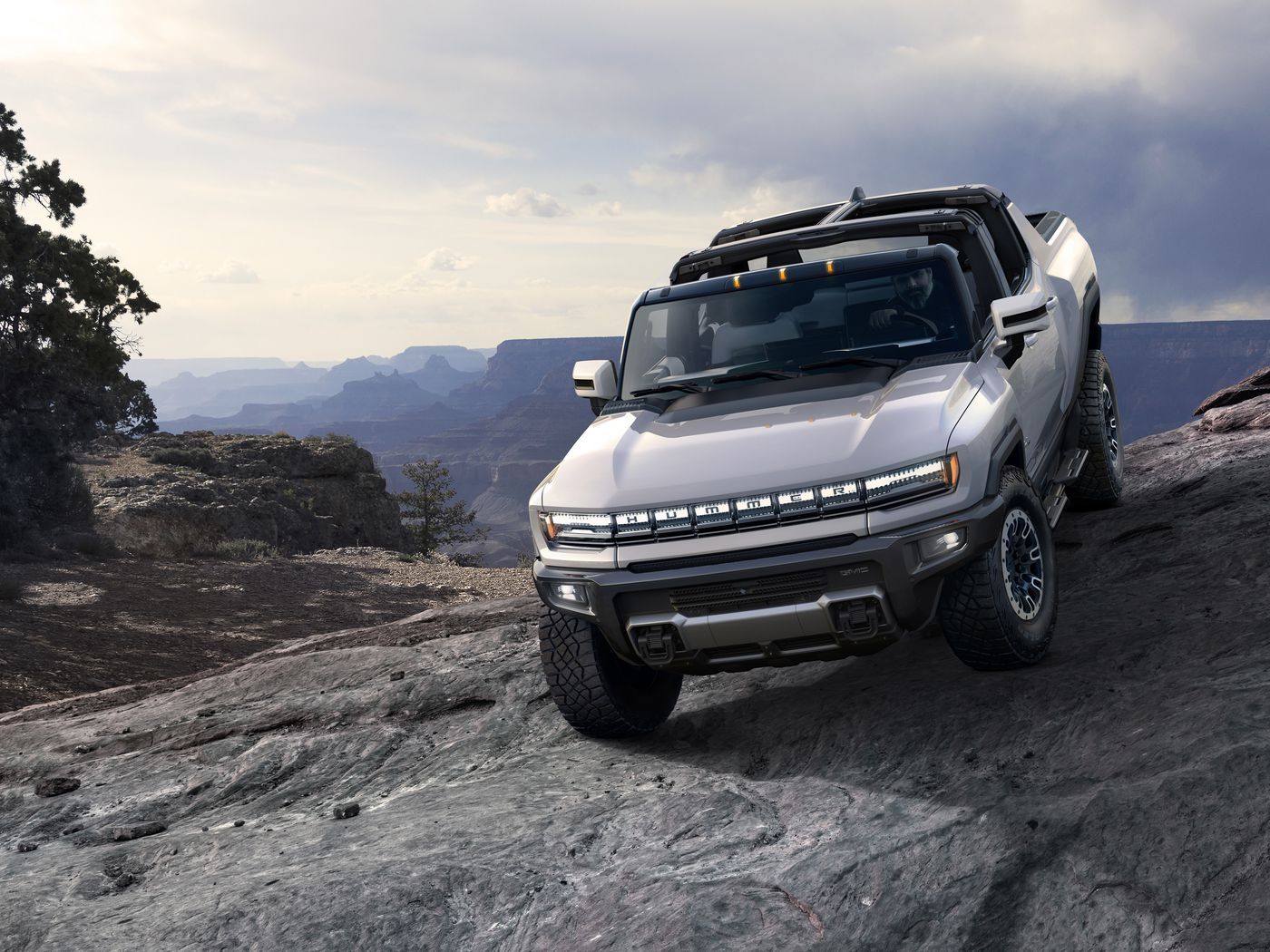 The Hummer Is Back As A 350 Mile Range 'electric Supertruck' That Can Drive Diagonally