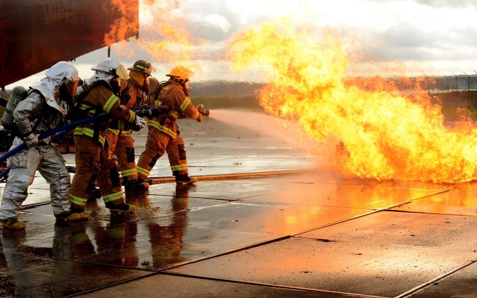 men, water, fire, workers, explosion, Drill, firefight, screenshot, firefighter HD Wallpaper