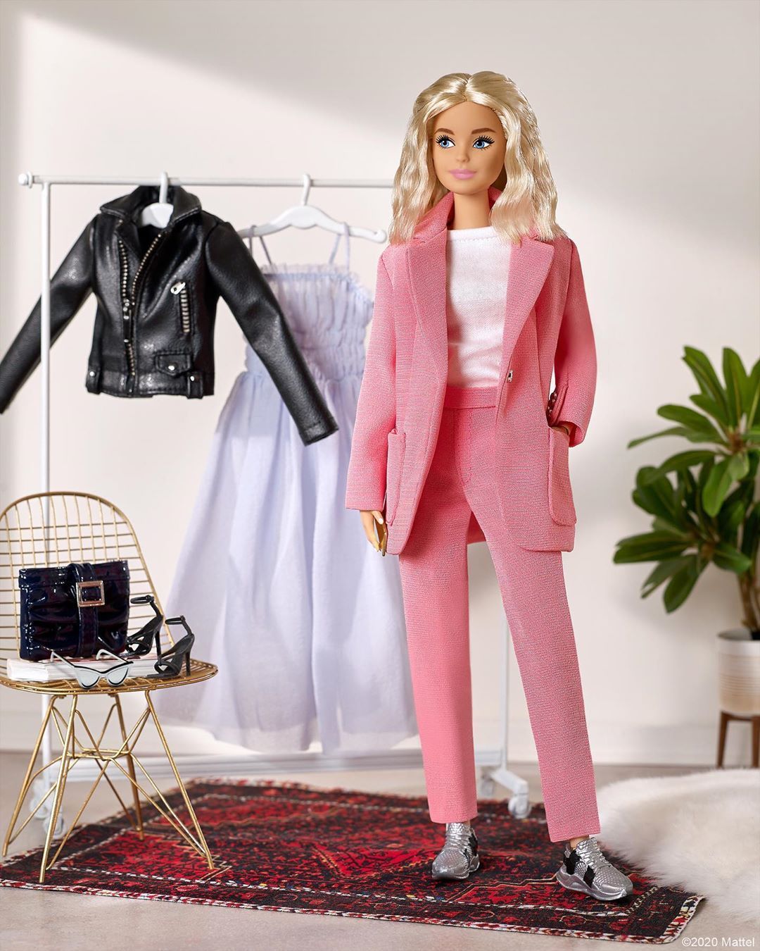 73.1 mil curtidas, 723 comentários® no Instagram: “The results are in! Yo. Dress barbie doll, Barbie fashionista, Barbie fashionista dolls