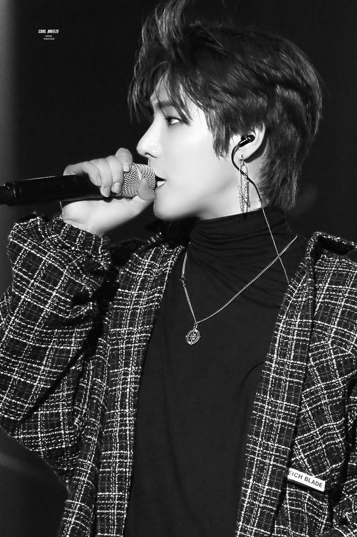 V LIVE