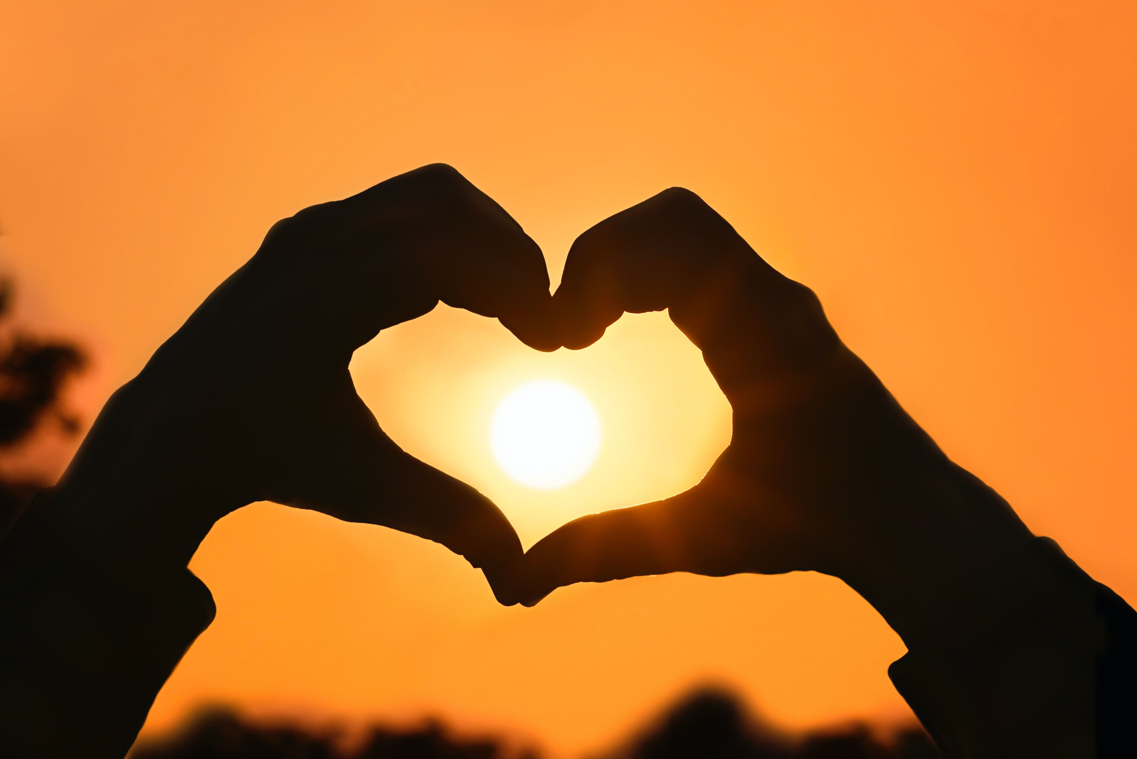 Sunset 4K Wallpaper, Silhouette, Heart shape, Hands together, Valentine&;s Day, Love