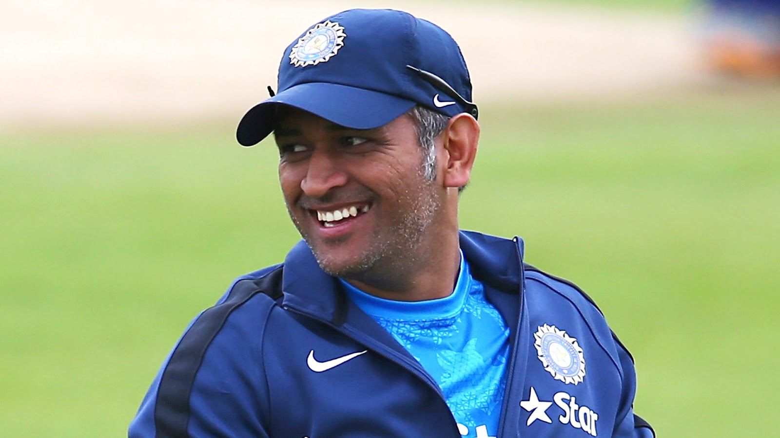 Cricket Ms Dhoni Smile HD Wallpaper