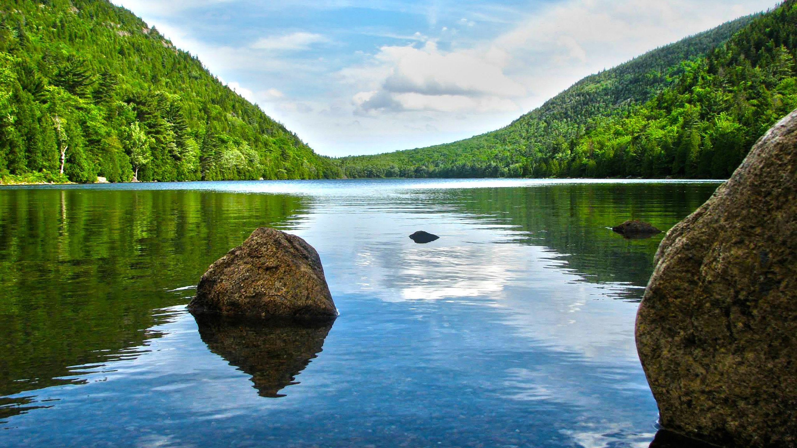 Mid Hike Rest Stop At Bubble Pond, Acadia National Park, ME, WQHD_Wallpaper
