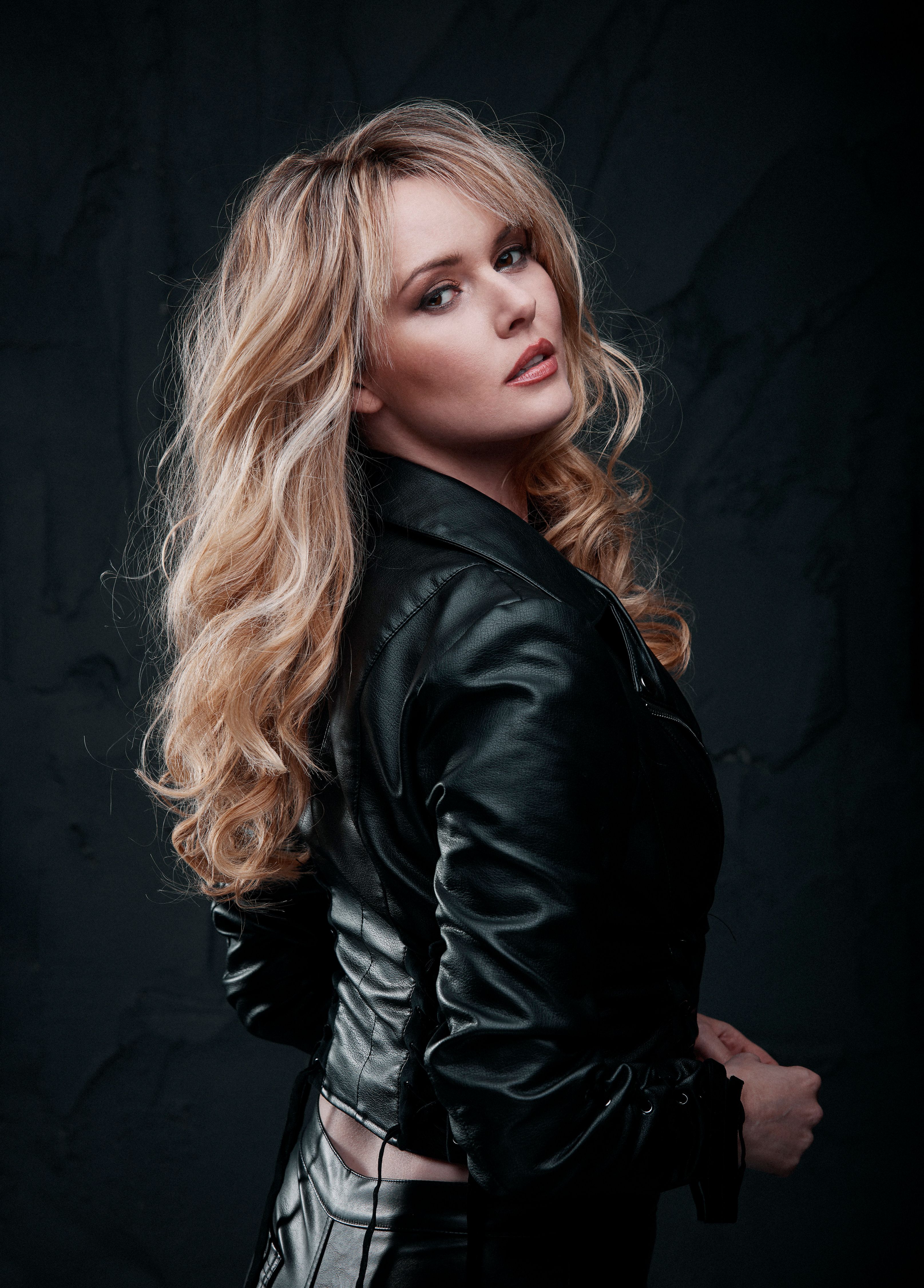 Picture Blonde girl Carla Monaco Hair Girls Jacket Glance 3230x4500