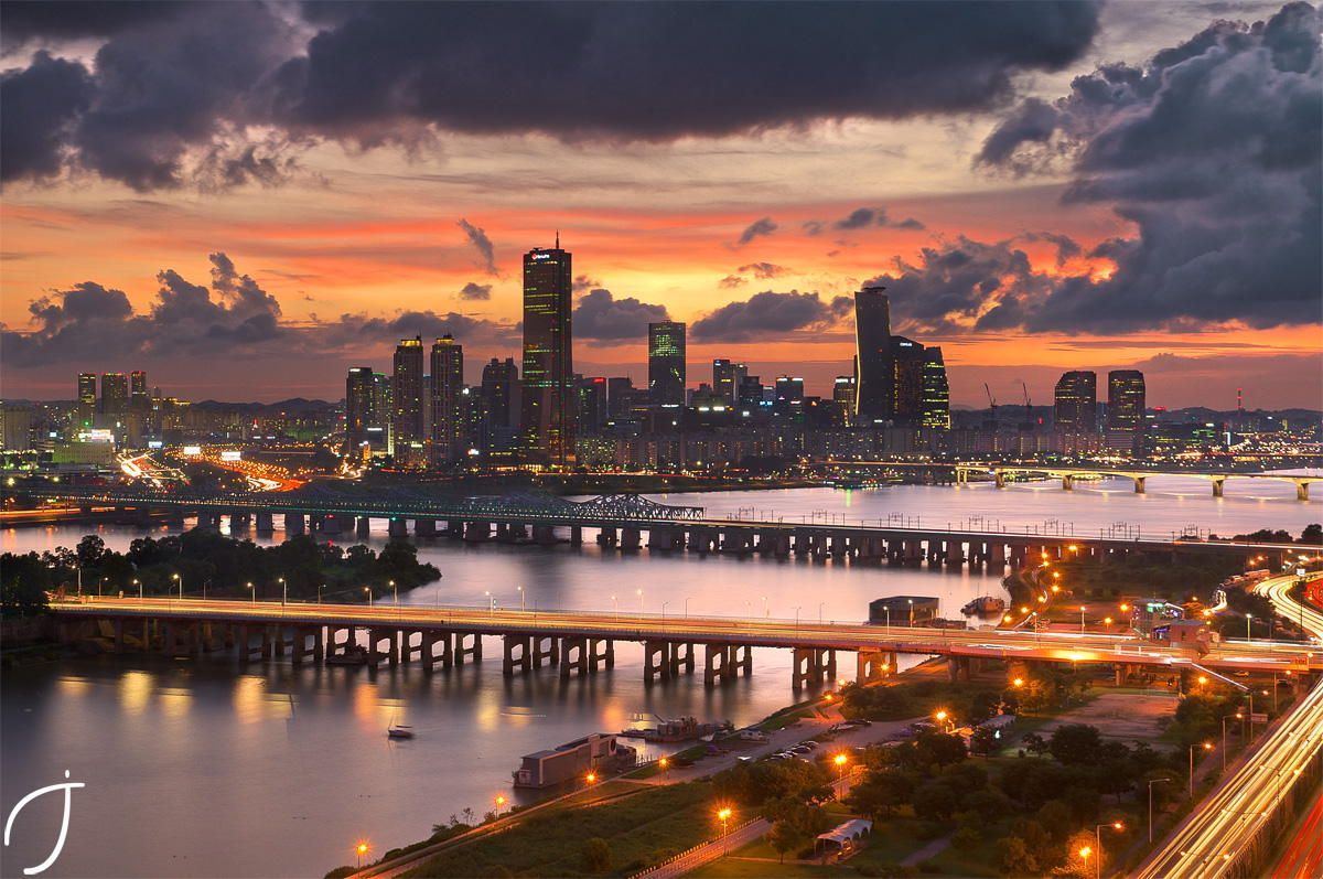 여의도와 한강 일몰 Yeouido and Han River sunset. Han river, Travel south, Korea travel