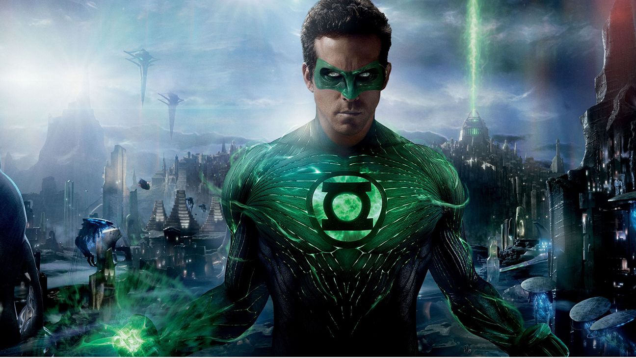 Captain Marvel' Screenwriter Wants to Avoid 'Green Lantern' Comparisons